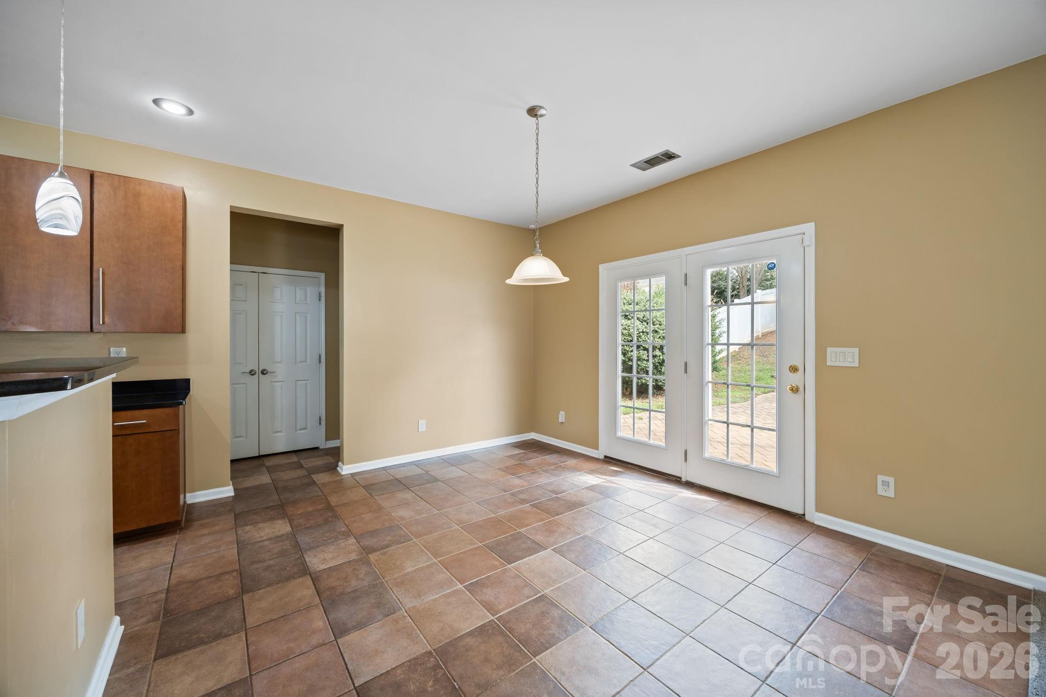 108 Sand Spur Drive Property Photo 13