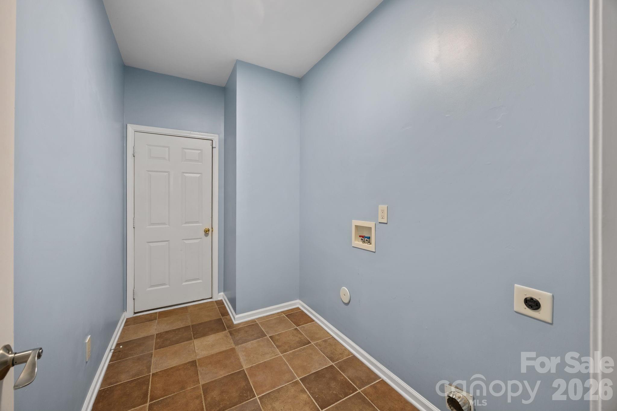 108 Sand Spur Drive Property Photo 20