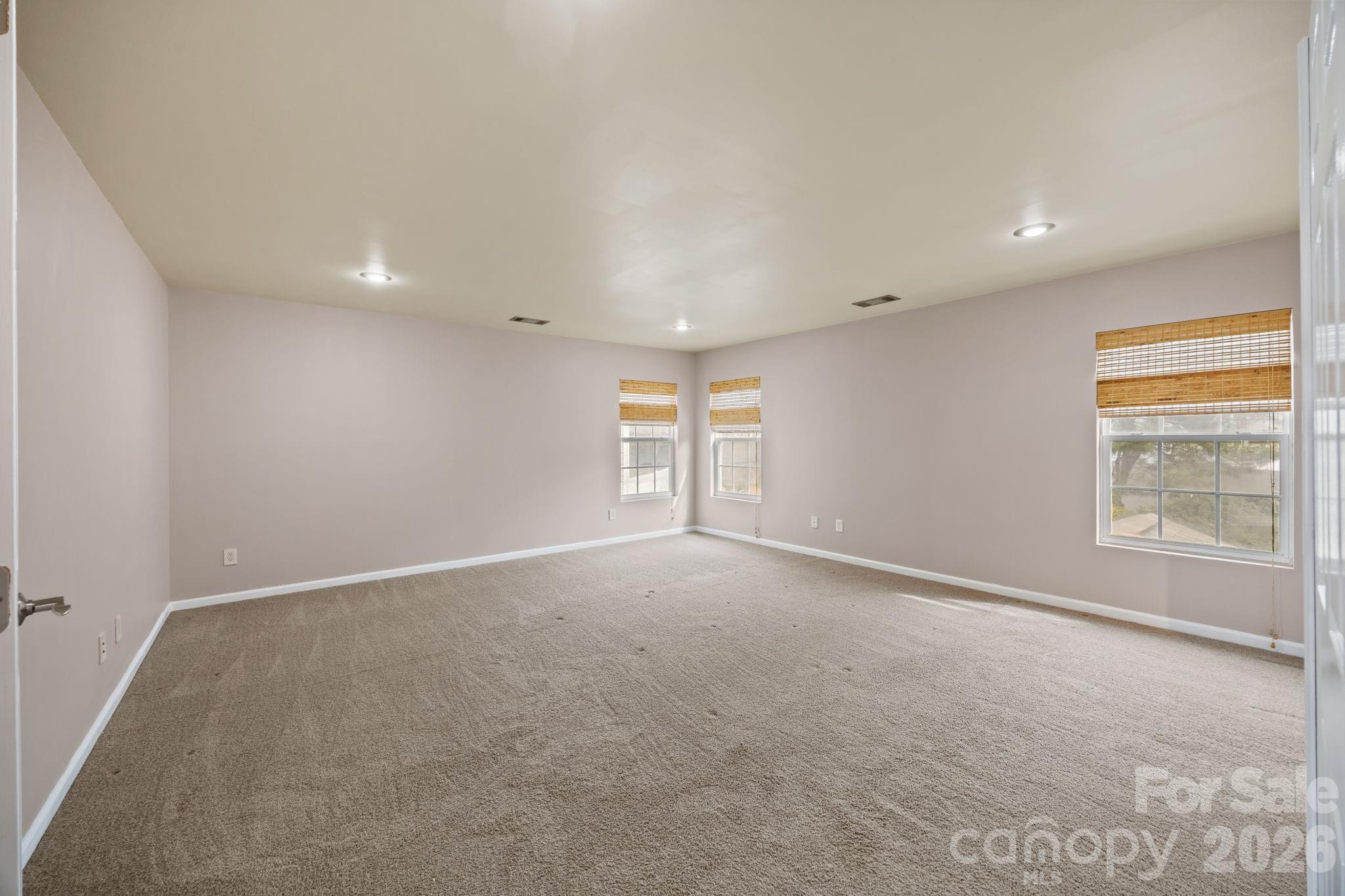 108 Sand Spur Drive Property Photo 25