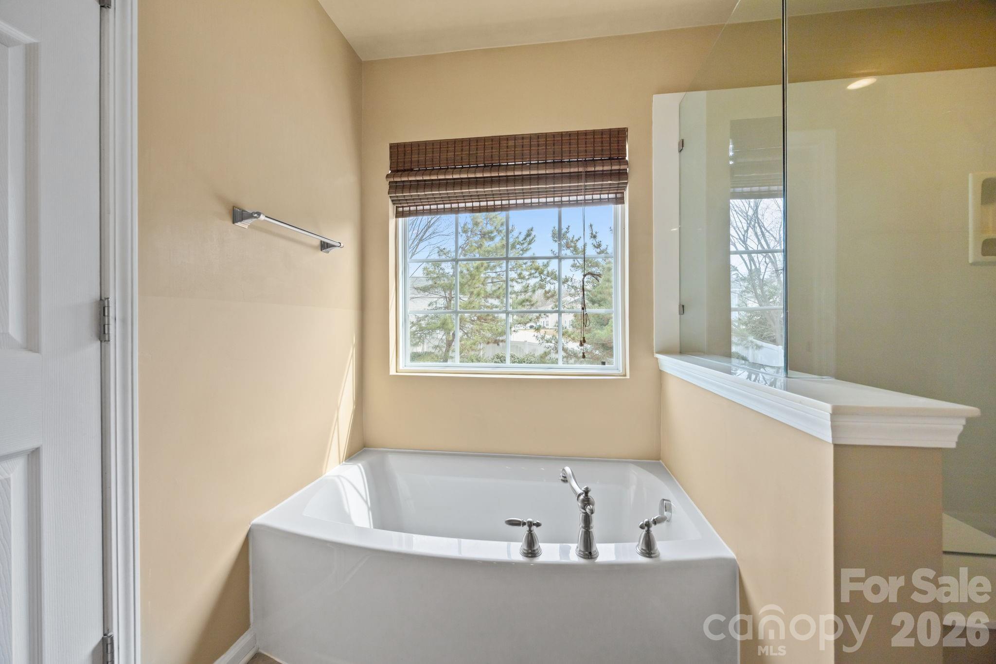 108 Sand Spur Drive Property Photo 28