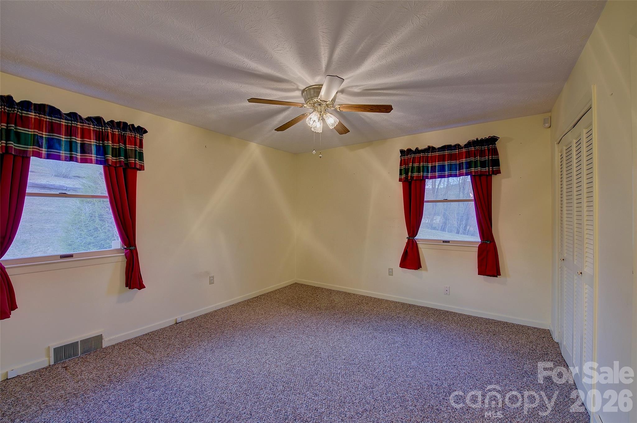 220 Grand View Lane Property Photo 23