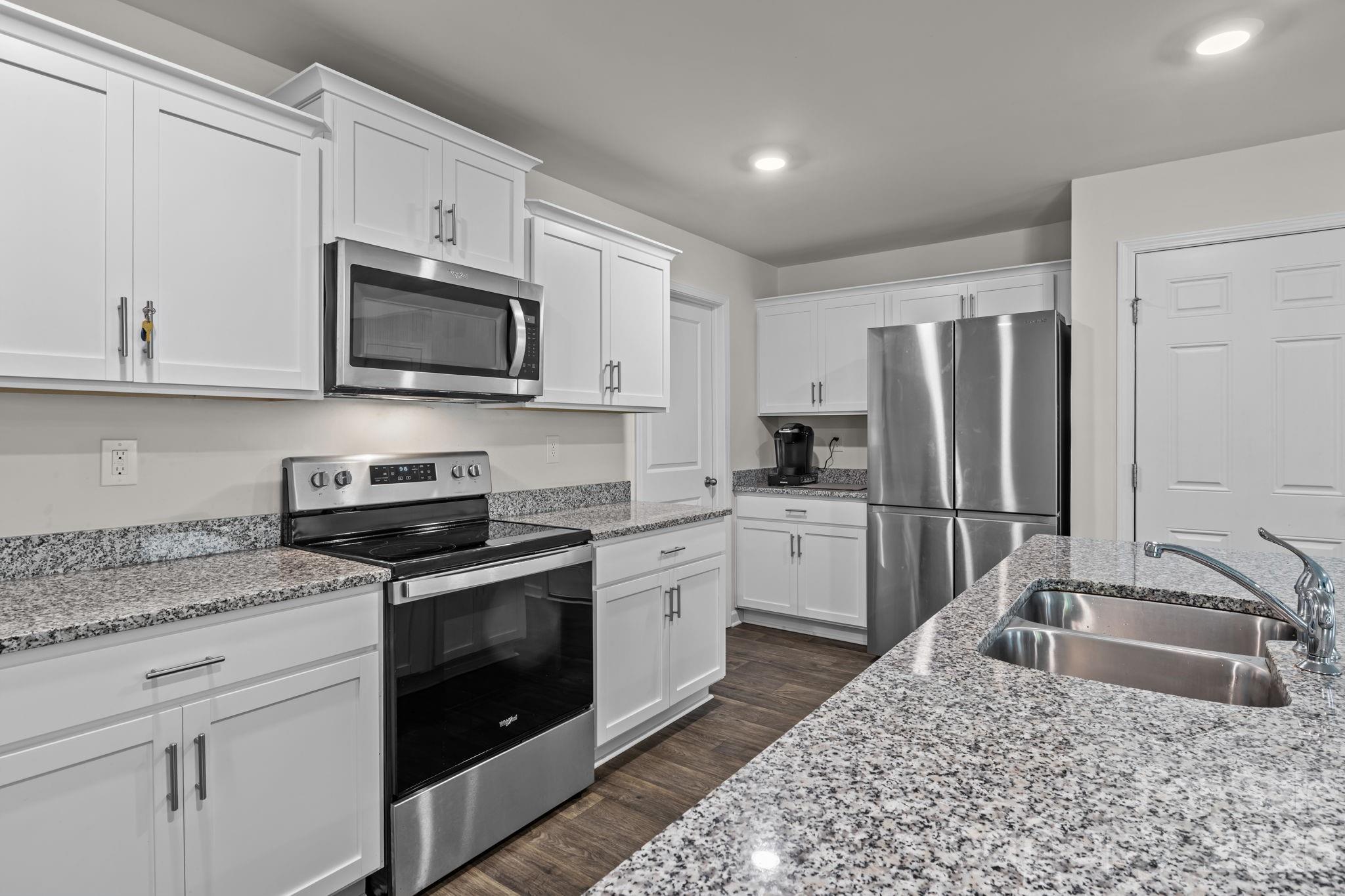 1730 Bright Hope Lane Property Photo 4
