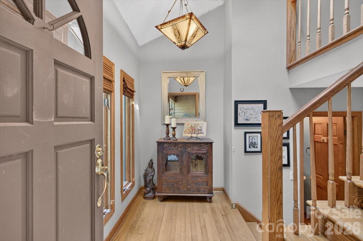 10 Thornwood Court Property Photo 2