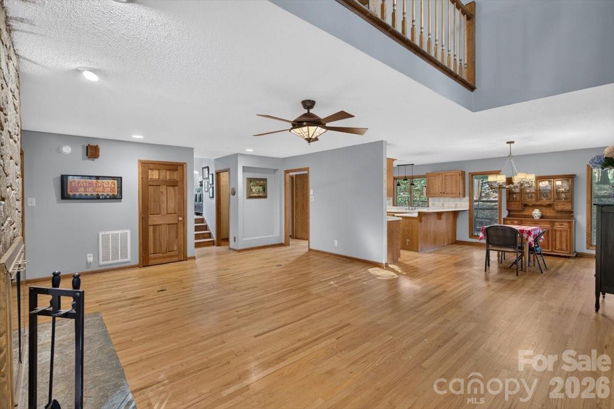 10 Thornwood Court Property Photo 5