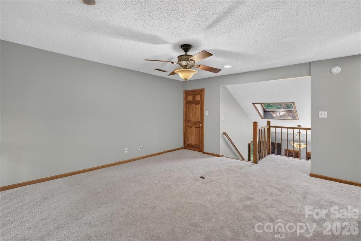 10 Thornwood Court Property Photo 17