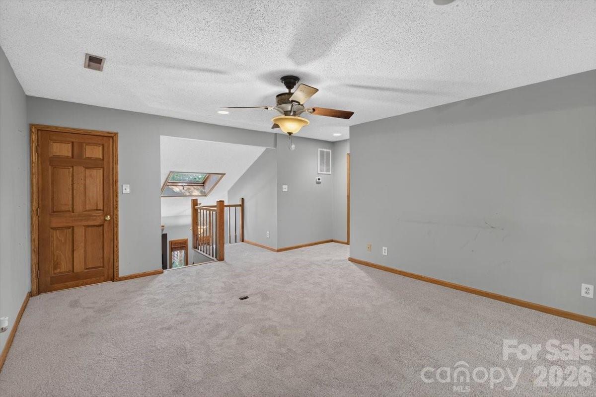 10 Thornwood Court Property Photo 18