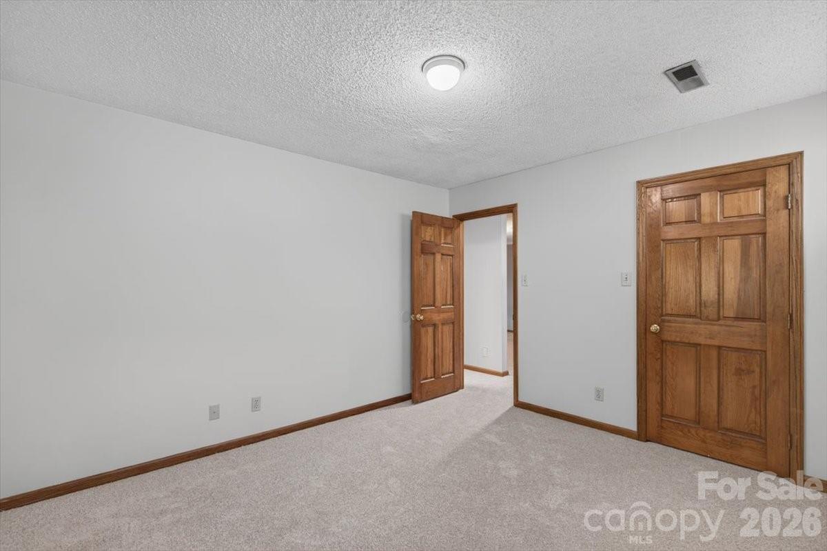 10 Thornwood Court Property Photo 21