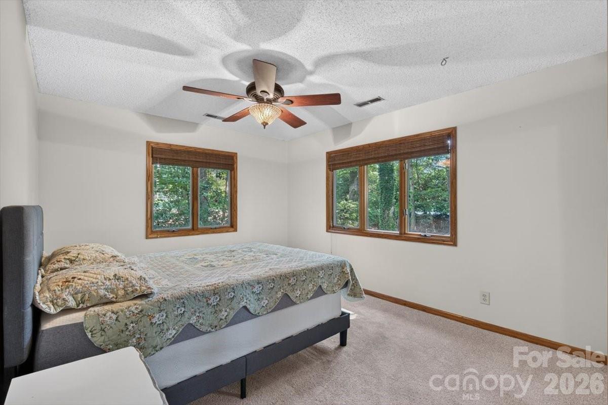 10 Thornwood Court Property Photo 23