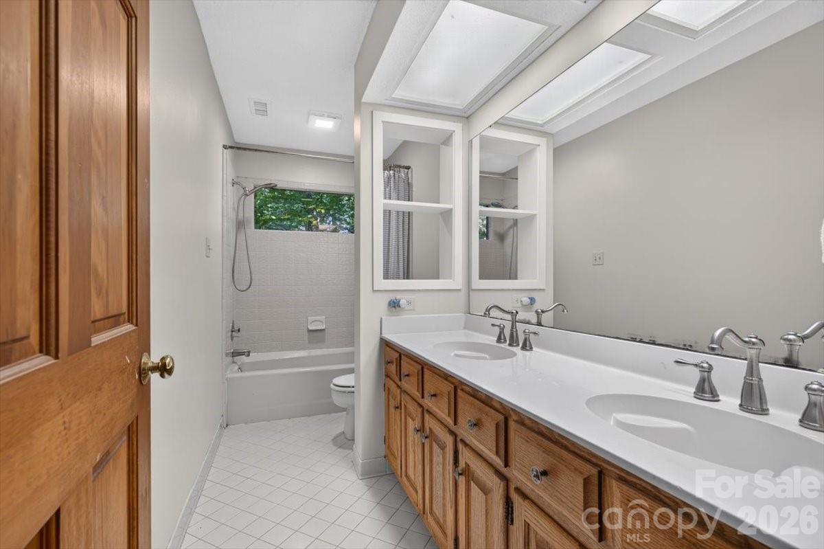 10 Thornwood Court Property Photo 26