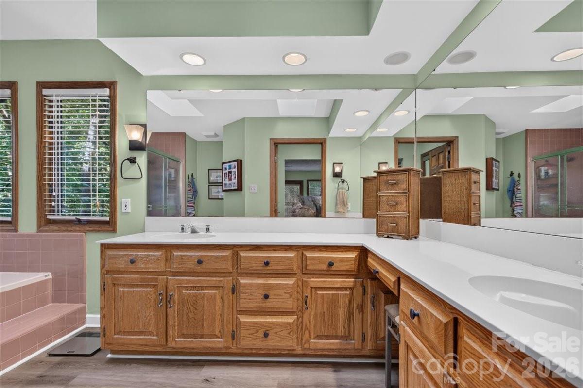 10 Thornwood Court Property Photo 33