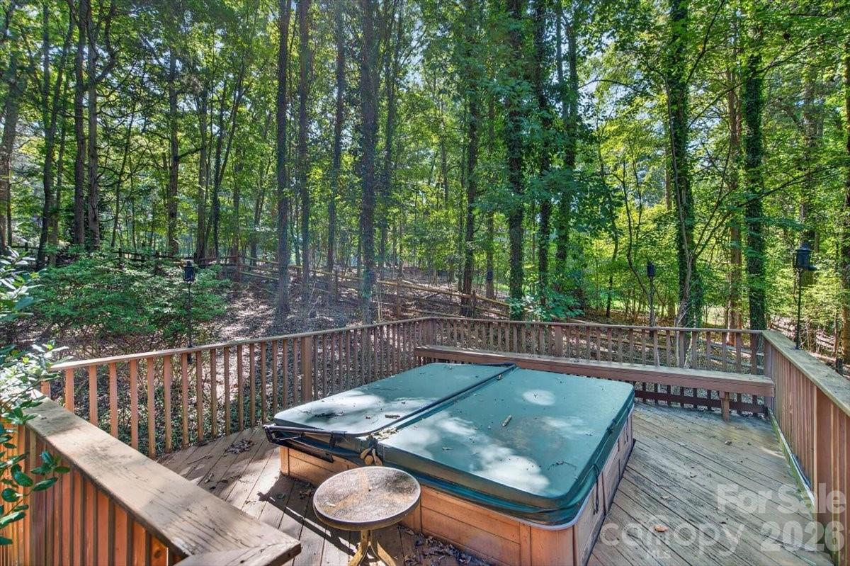 10 Thornwood Court Property Photo 43