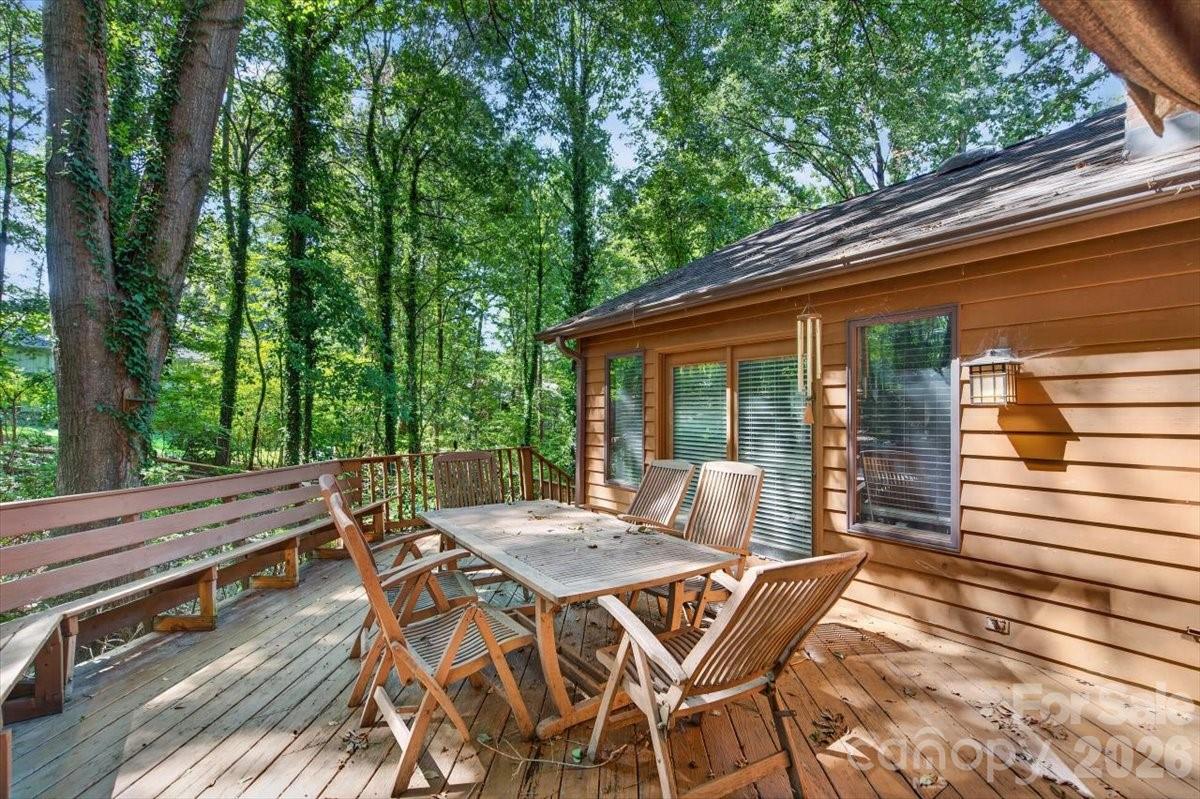 10 Thornwood Court Property Photo 44