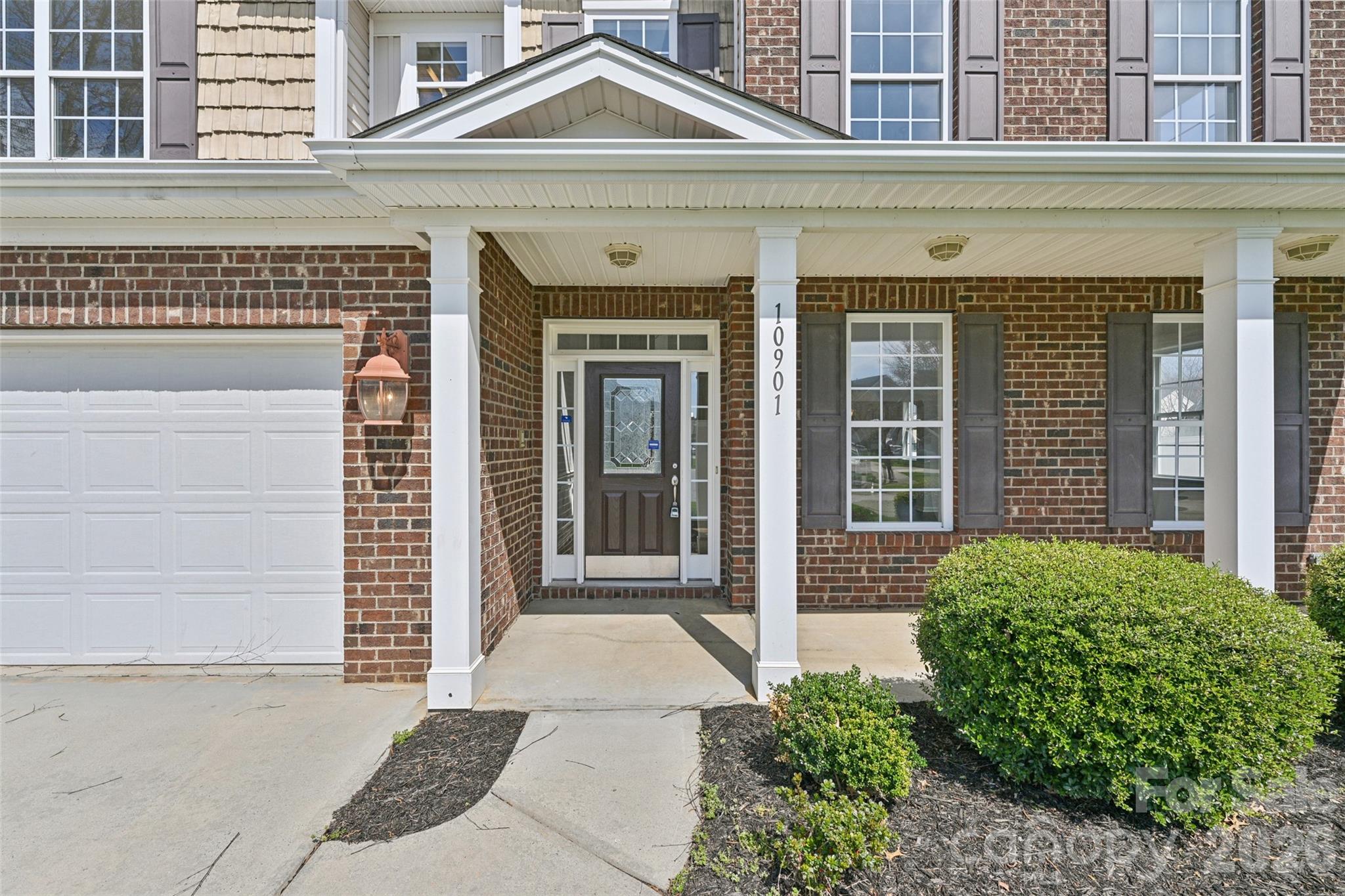 10901 Trout Creek Place Property Photo 3