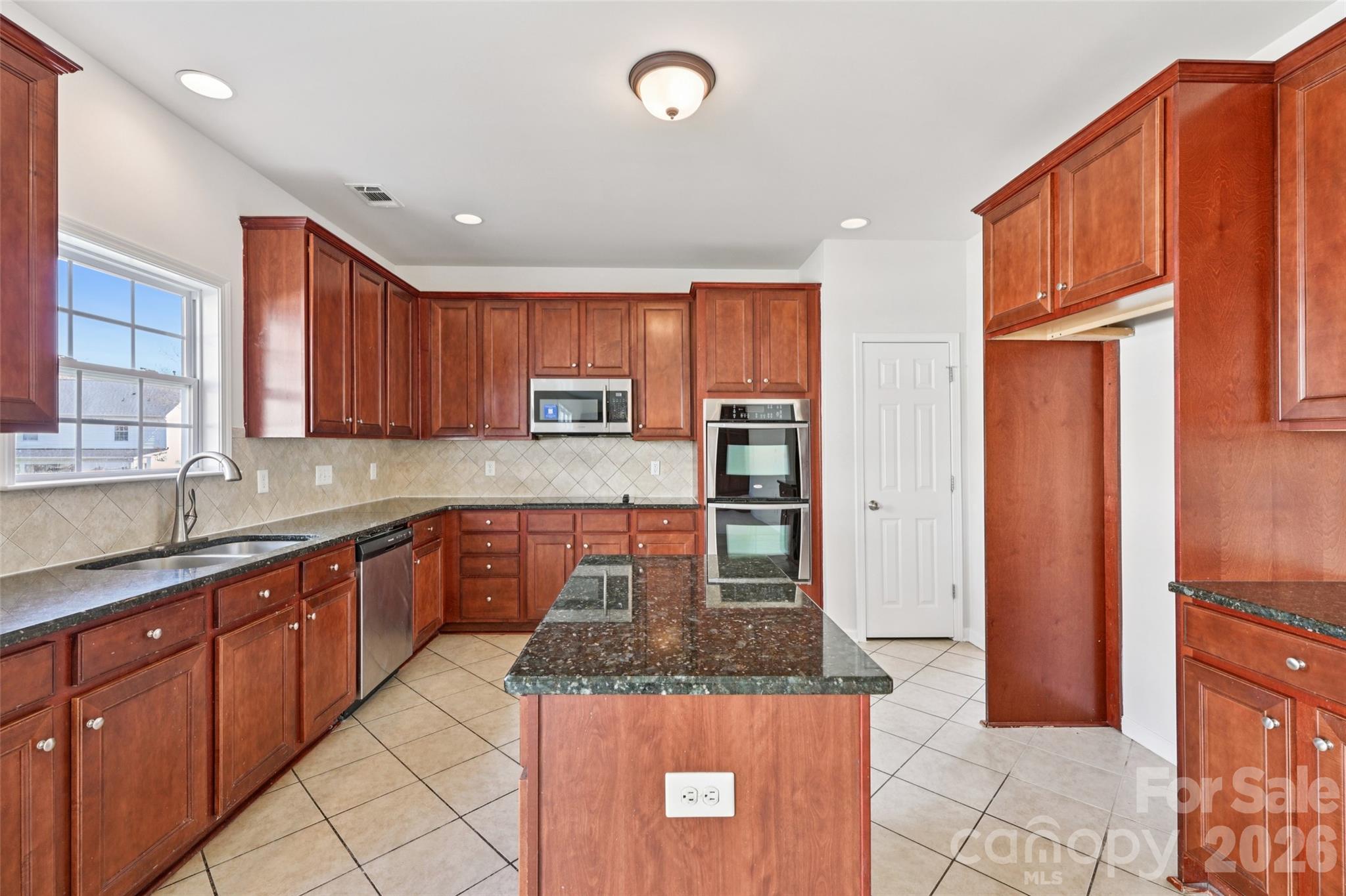 10901 Trout Creek Place Property Photo 8