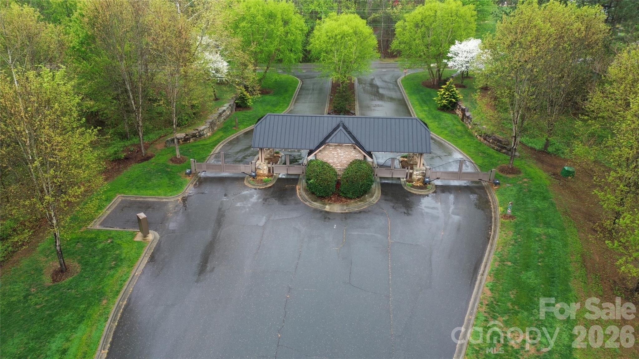 101, 107 Table Rock Trace Property Photo 1