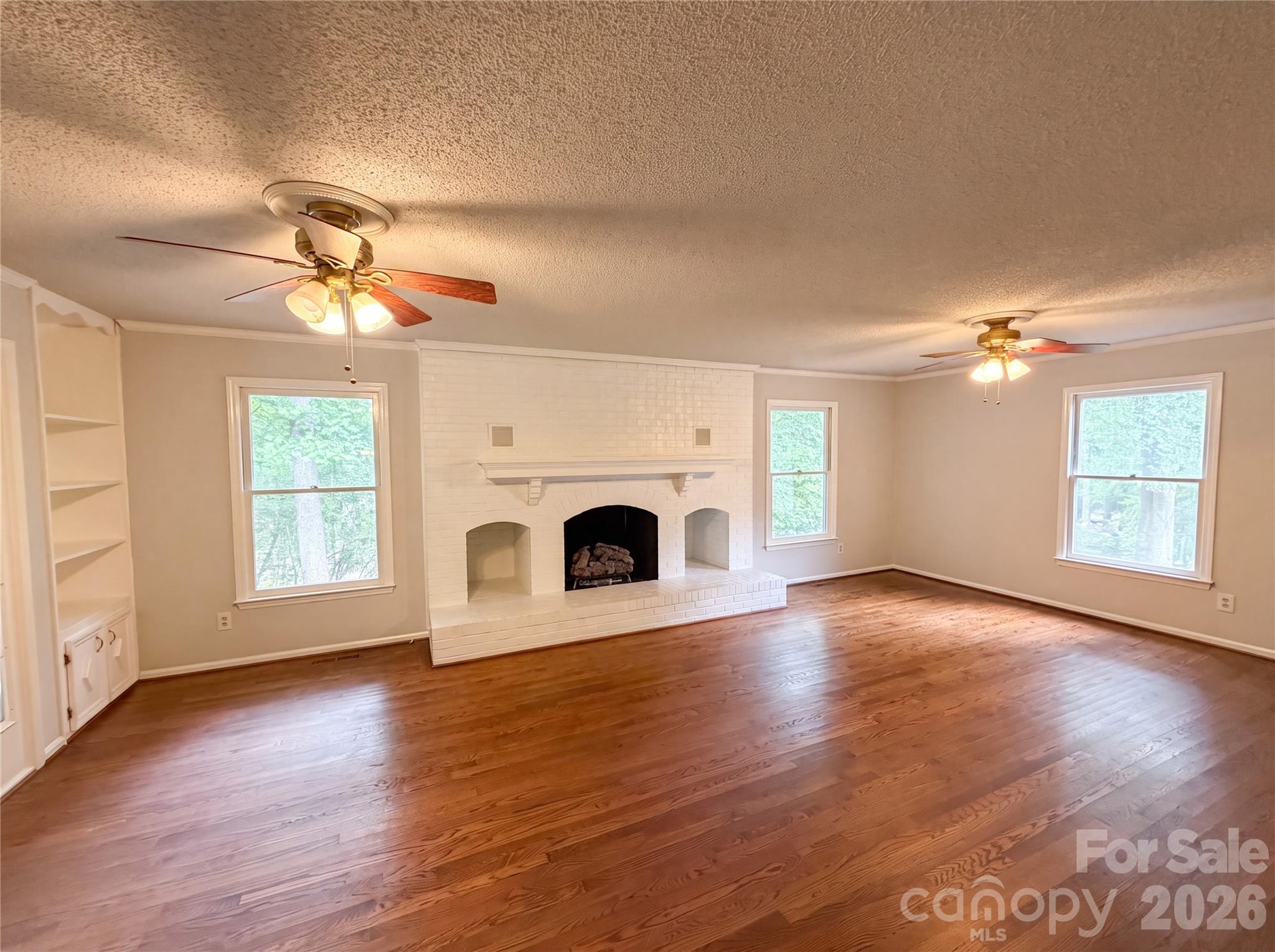 3029 Southampton Circle Property Photo 3