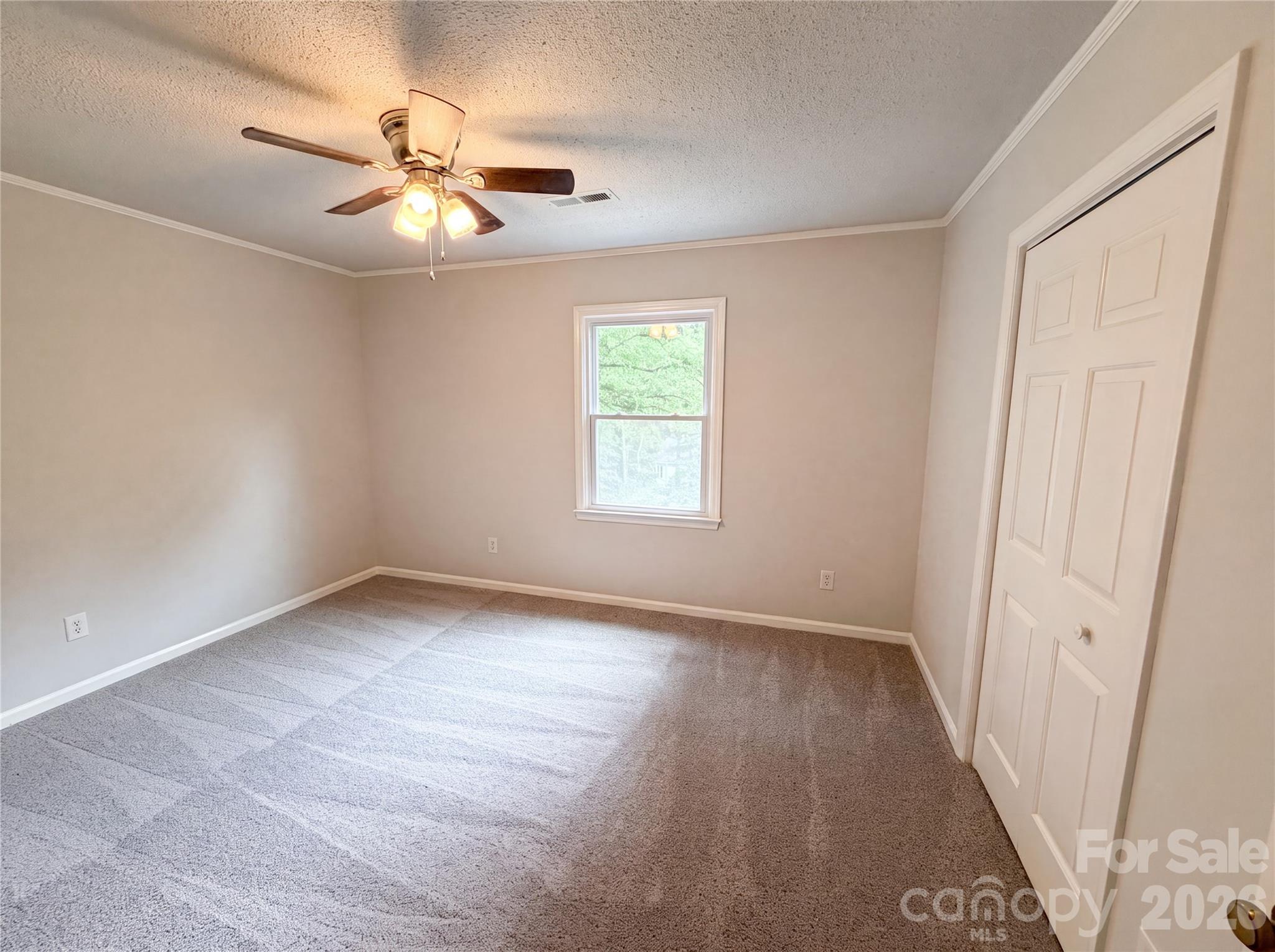 3029 Southampton Circle Property Photo 8