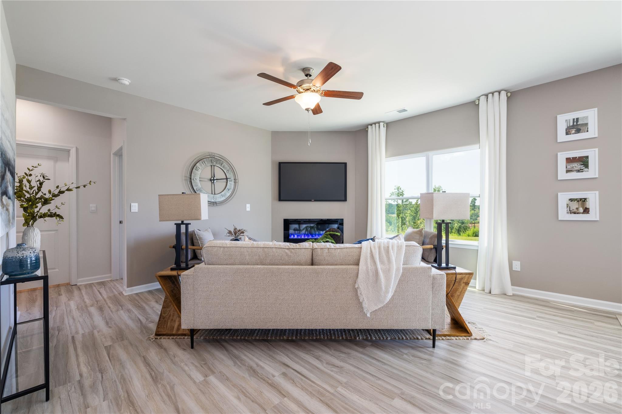 57 Laurel Pointe Drive Property Photo 13