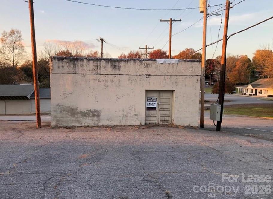 180 Town Alley Property Photo 1
