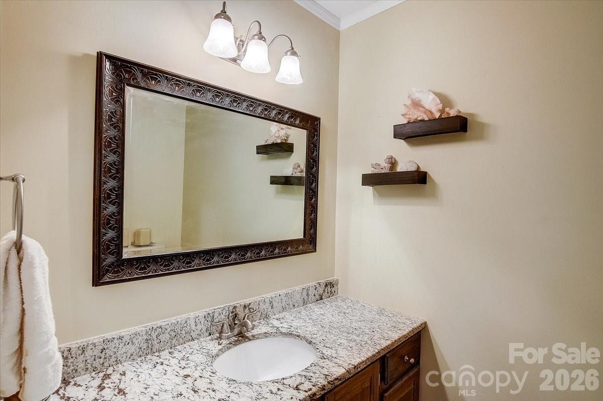 255 Gateway Drive 5 Property Photo 14