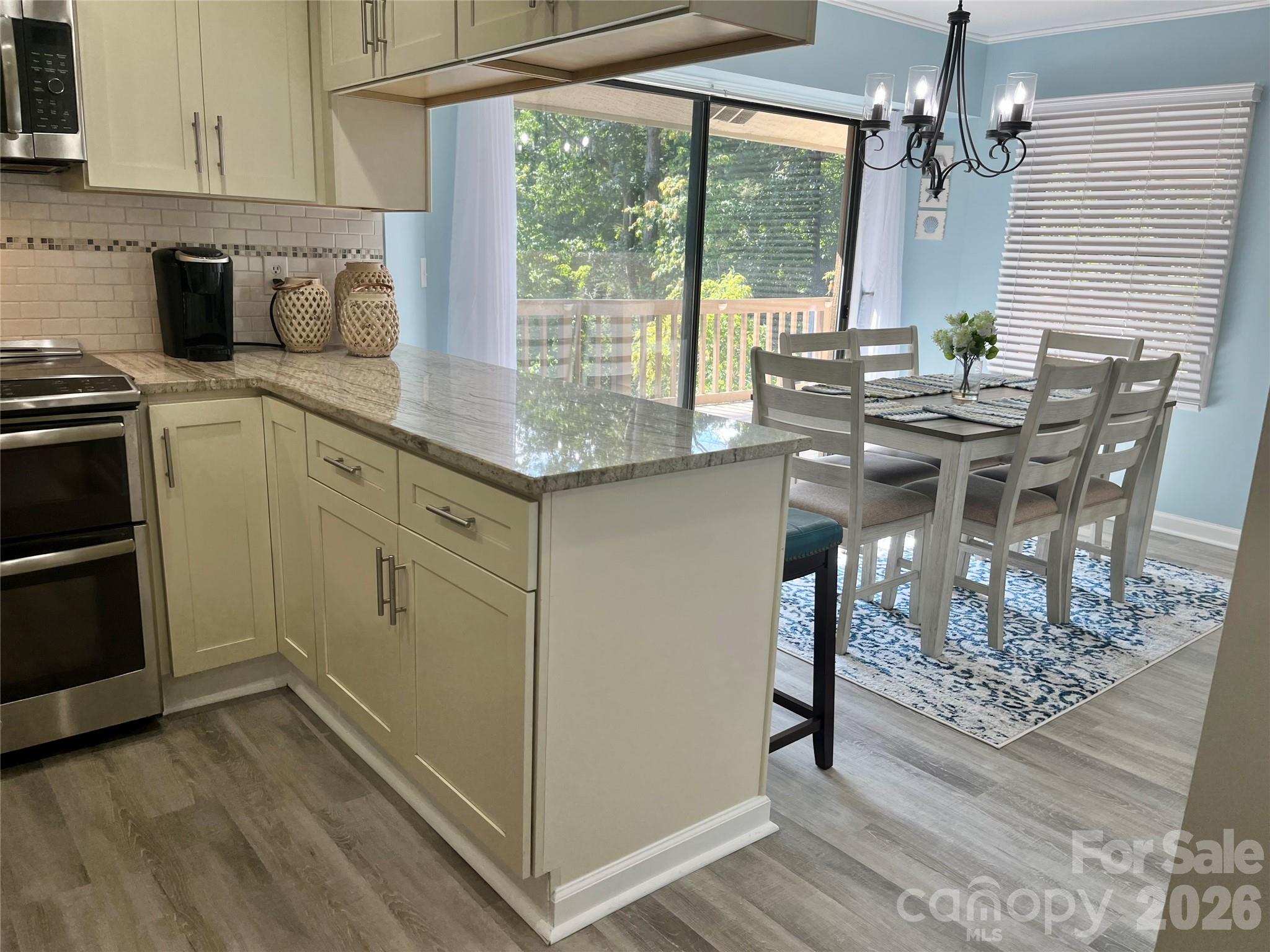 255 Gateway Drive 5 Property Photo 17