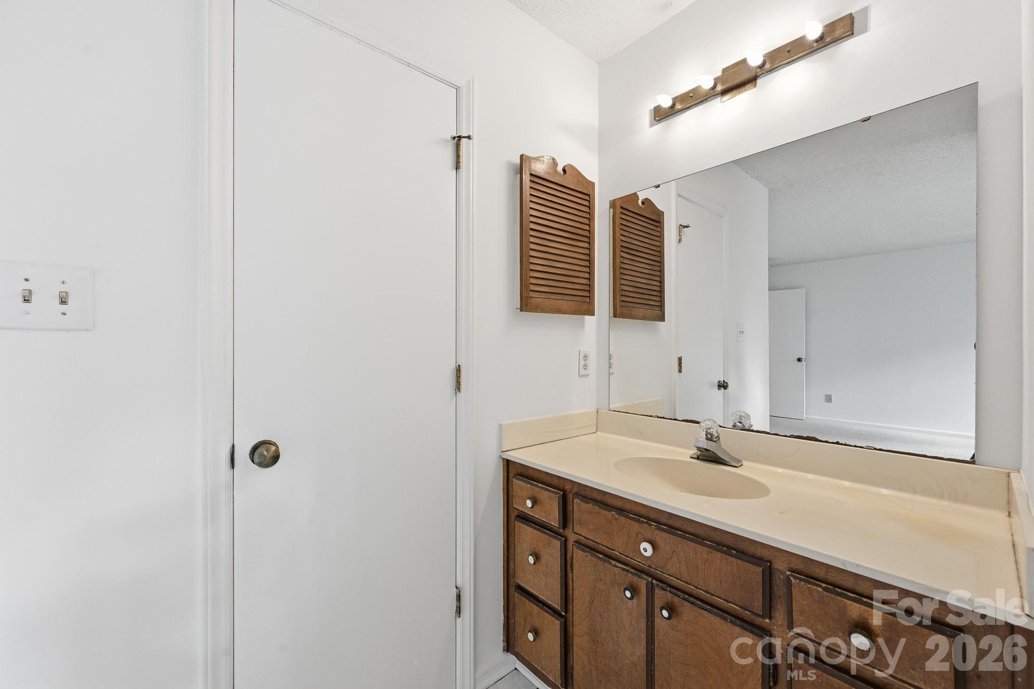2717 Olde Whitehall Road Property Photo 22