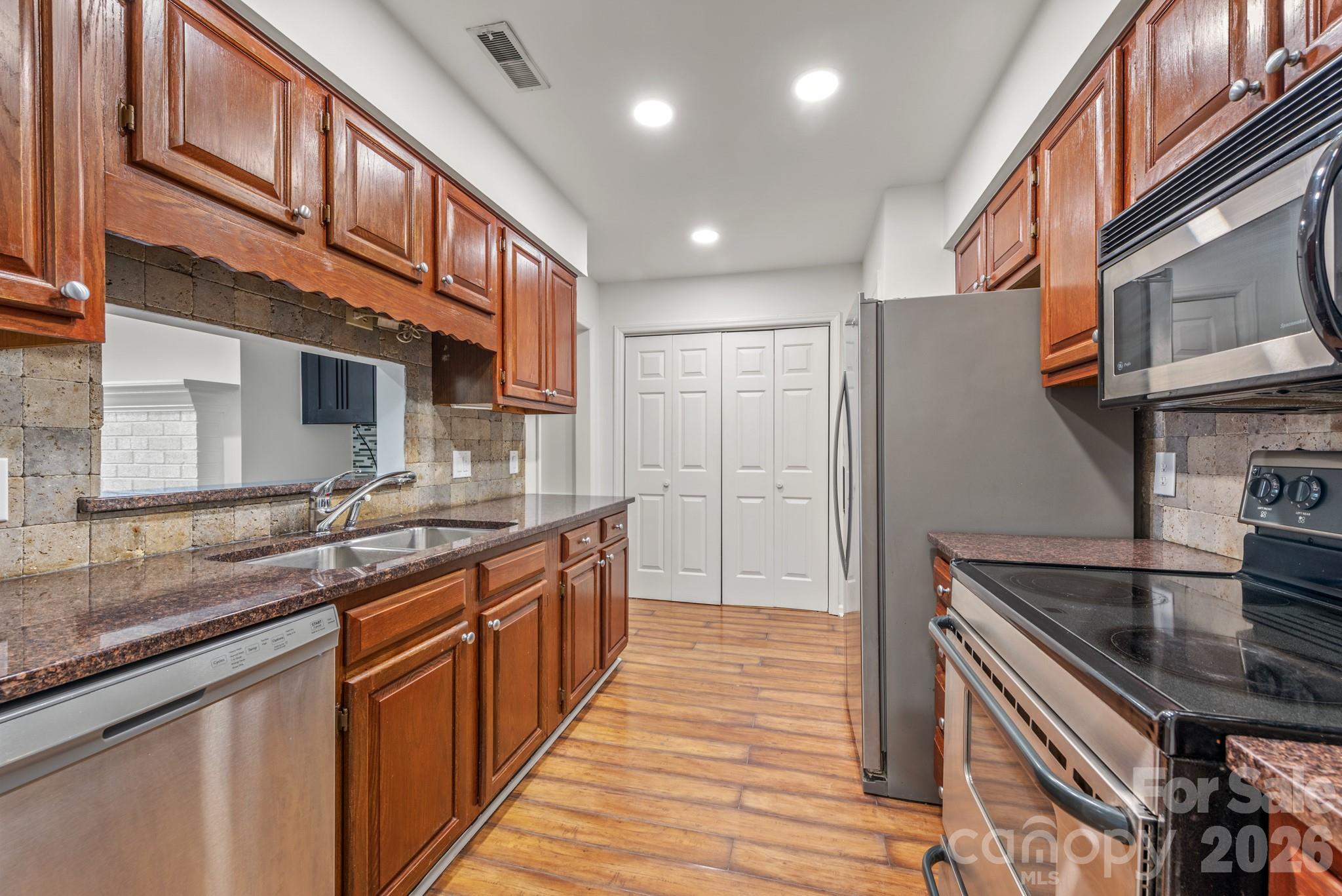 3507 Colony Crossing Drive Property Photo 5