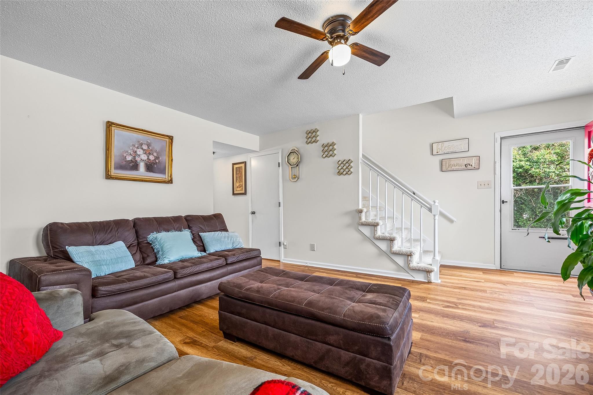 123 Neely Court Property Photo 4