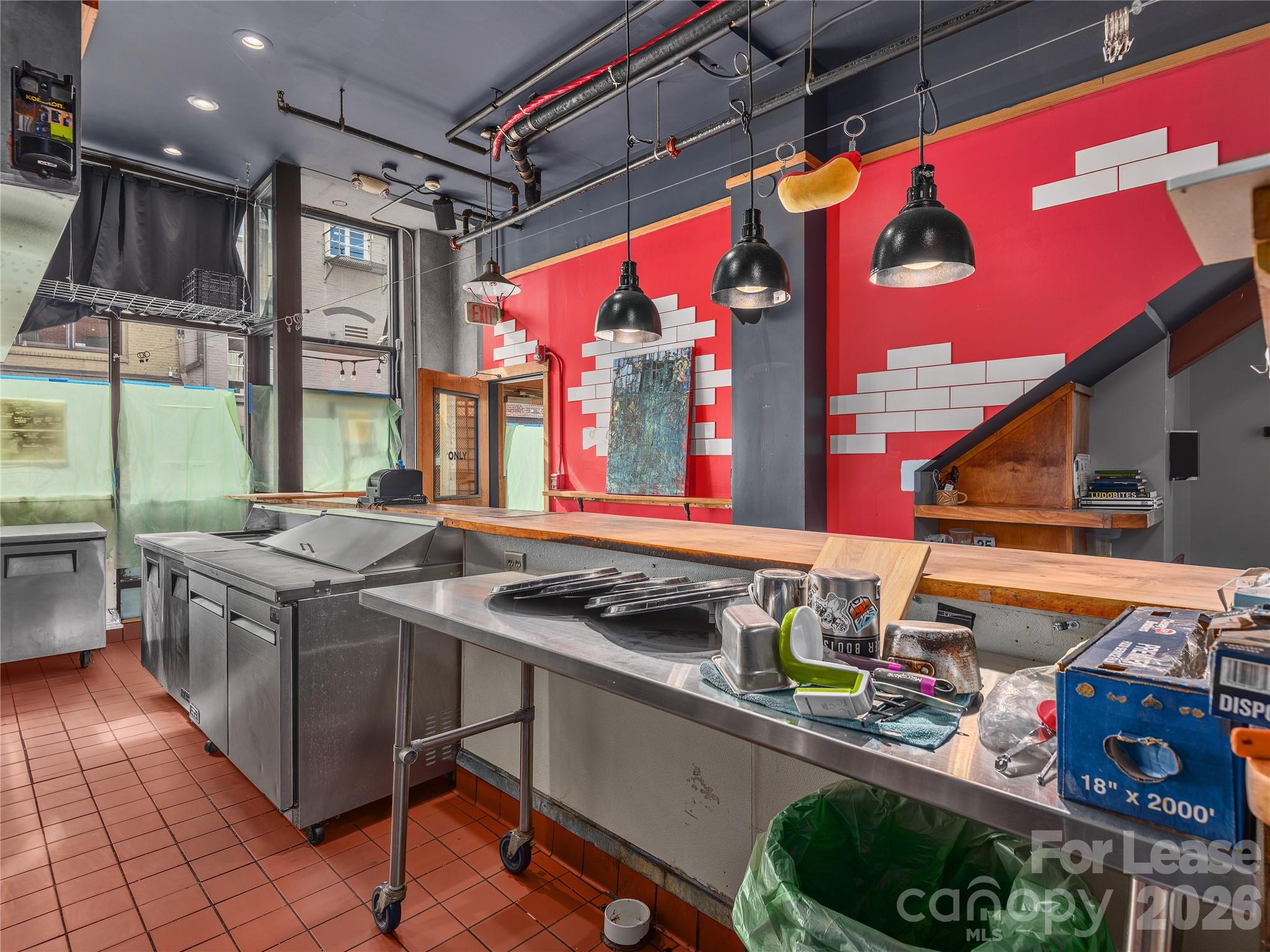 48 College Street Property Photo 9