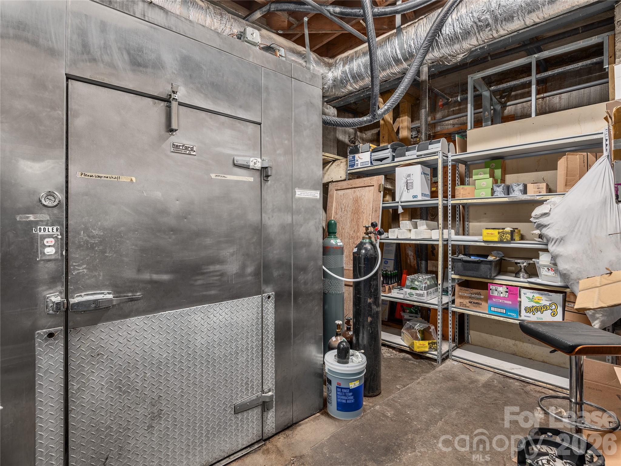 48 College Street Property Photo 17