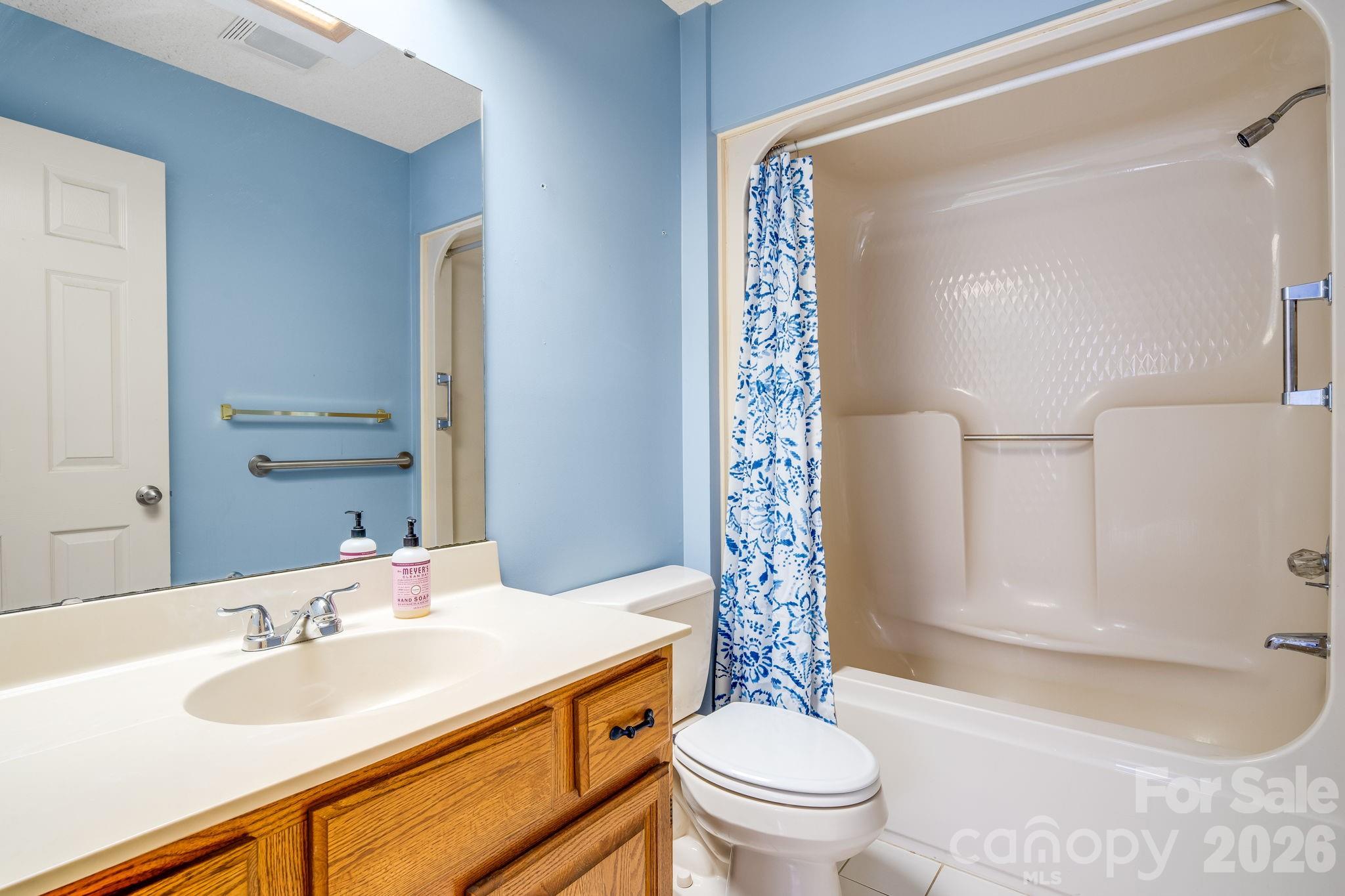 1104 Red Oak Drive Property Photo 17