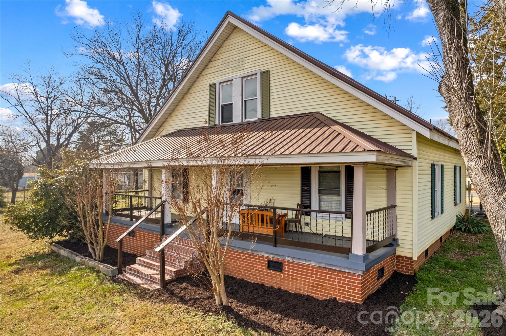 1022 Railroad Avenue Property Photo 3