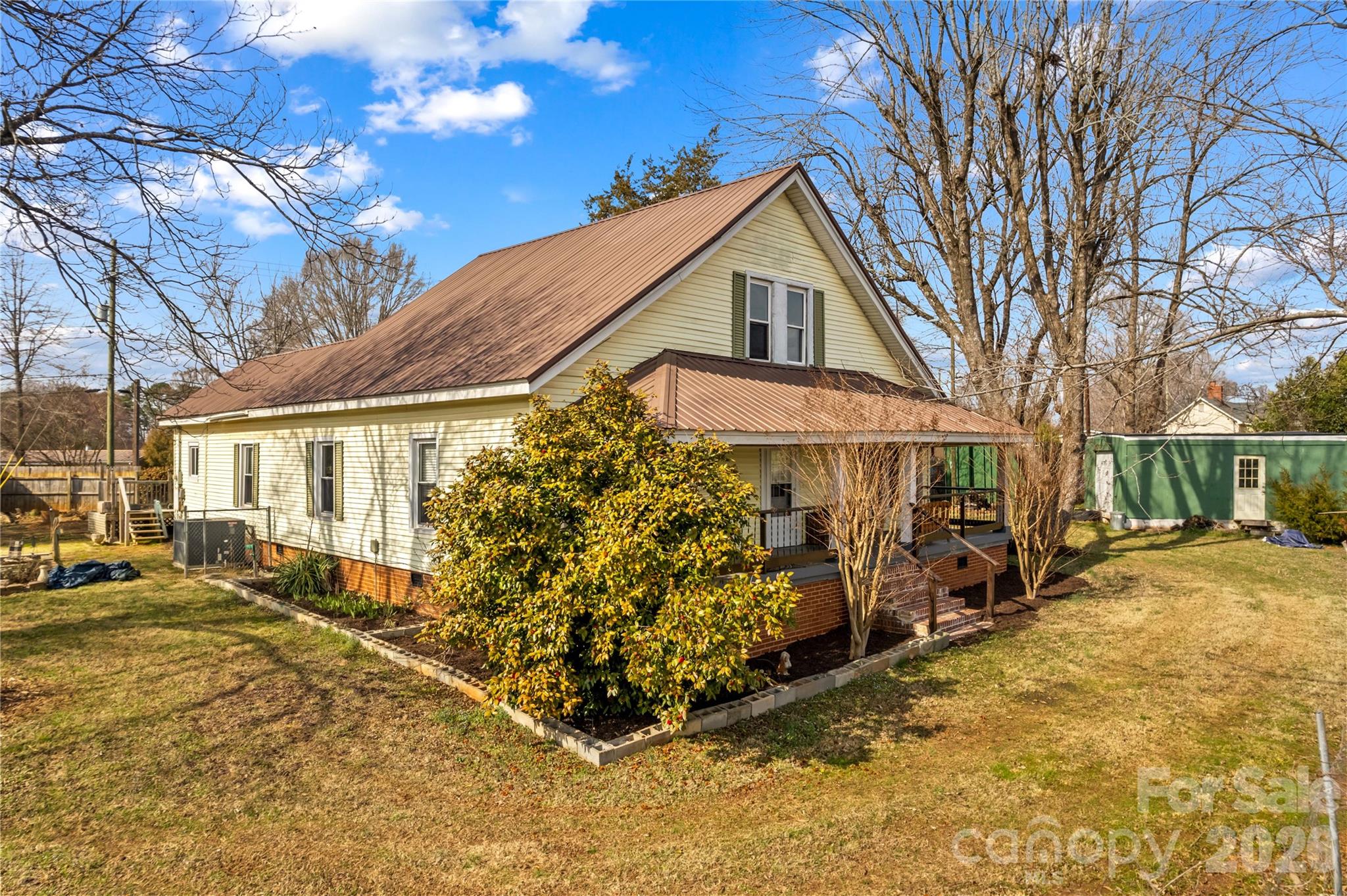 1022 Railroad Avenue Property Photo 4