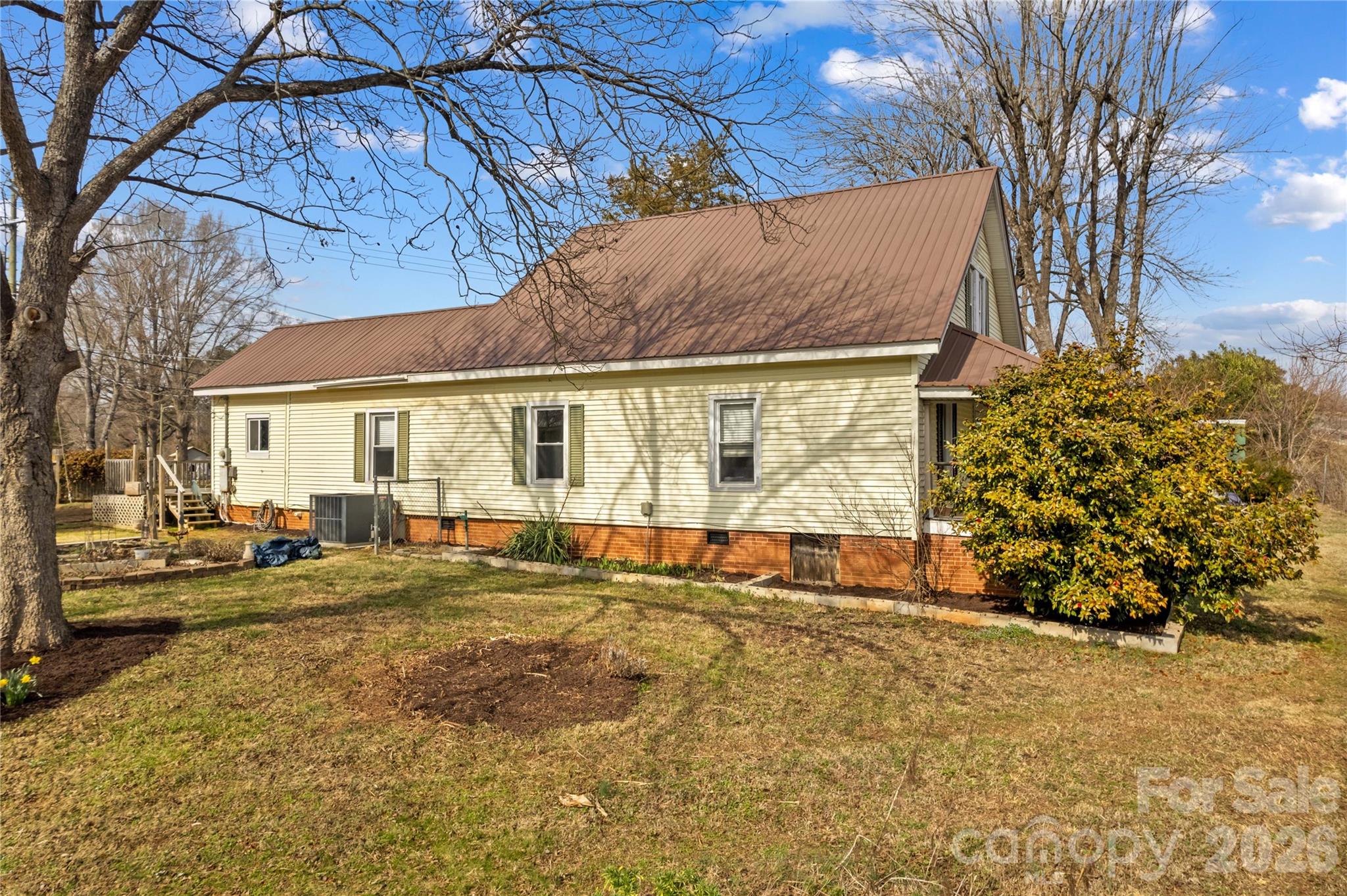 1022 Railroad Avenue Property Photo 5