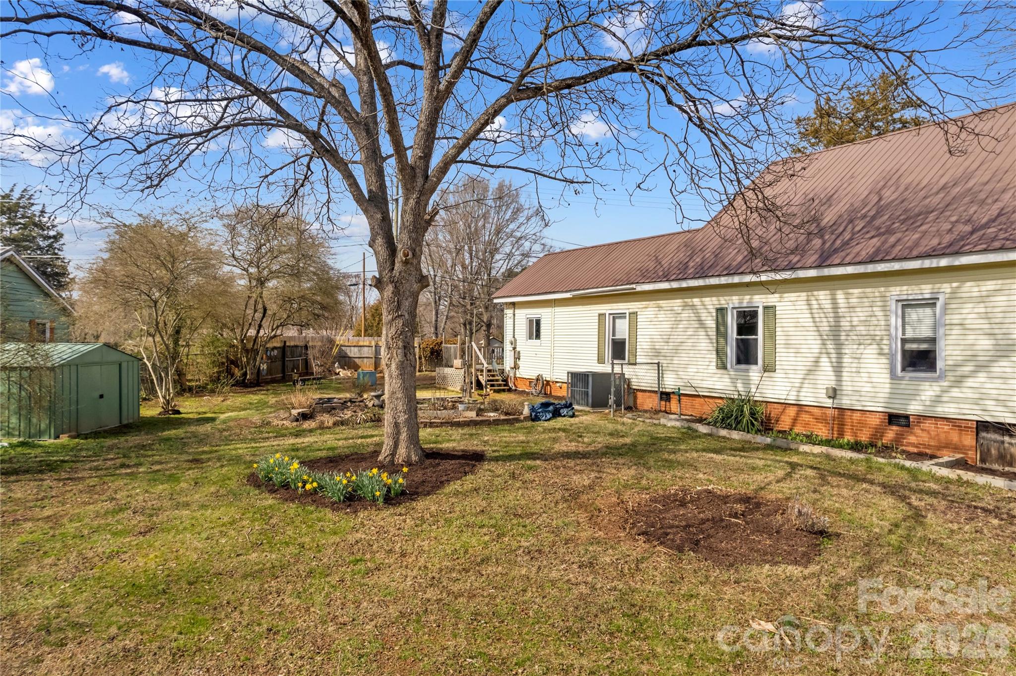 1022 Railroad Avenue Property Photo 6