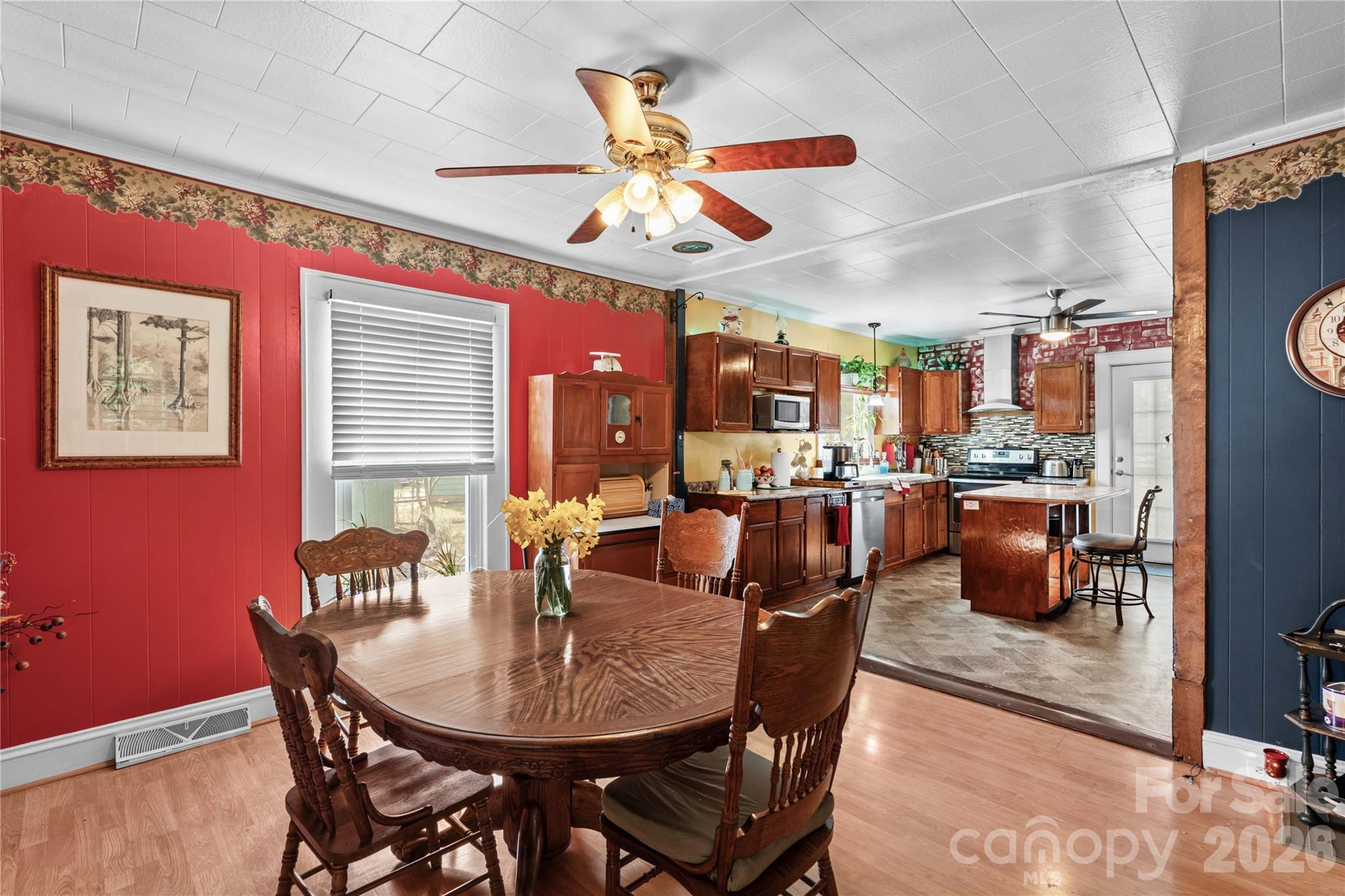 1022 Railroad Avenue Property Photo 12
