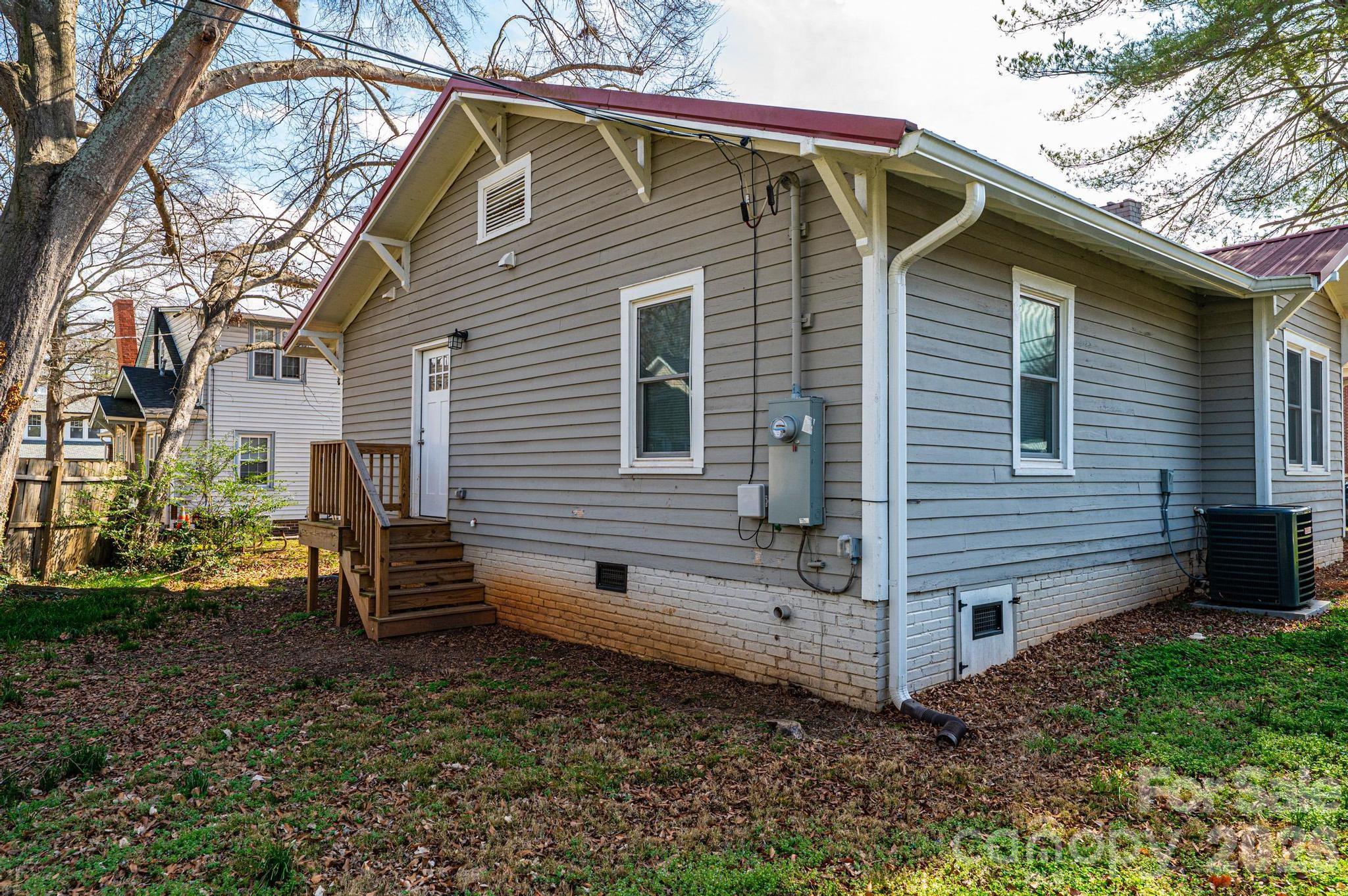 308 W Sycamore Street Property Photo 13