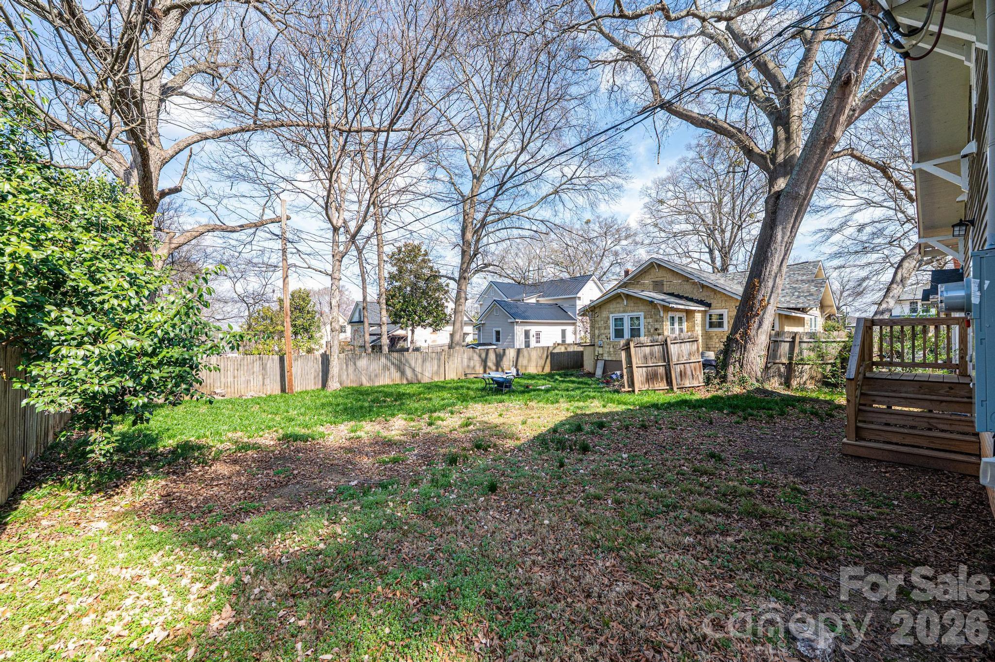308 W Sycamore Street Property Photo 14