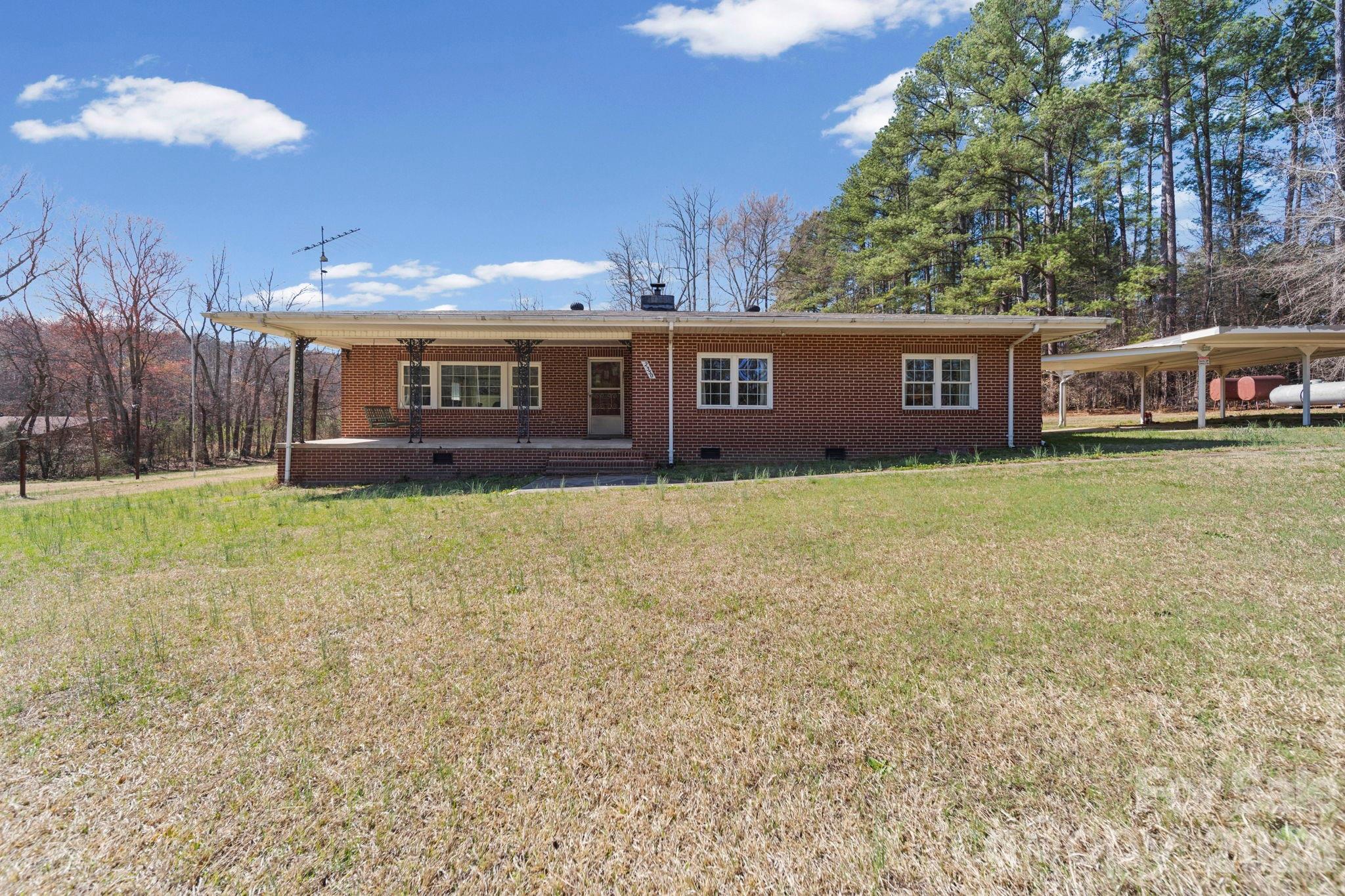 2350 Grubb Ferry Road Property Photo 1