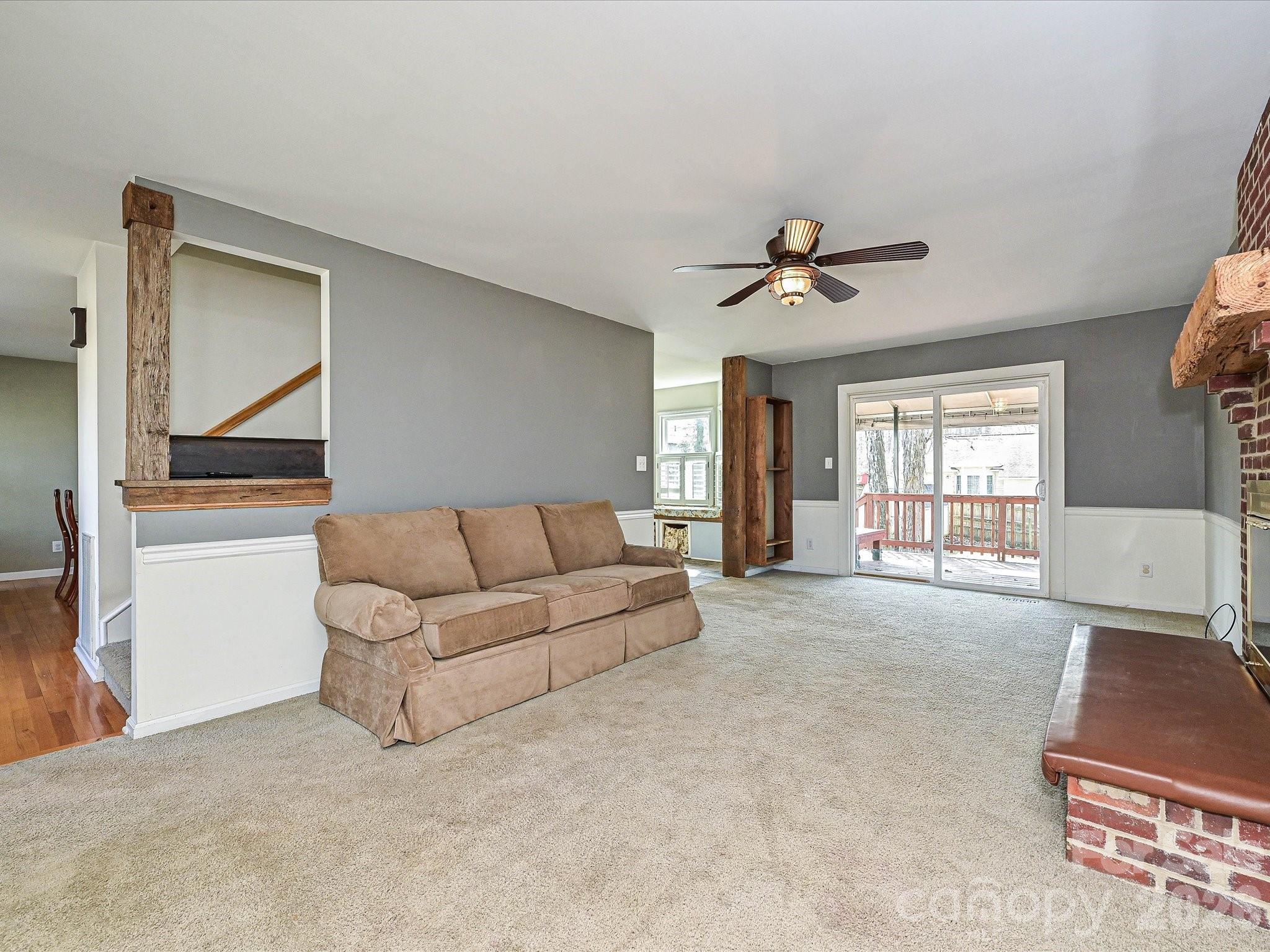 104 Deertrack Drive Property Photo 9