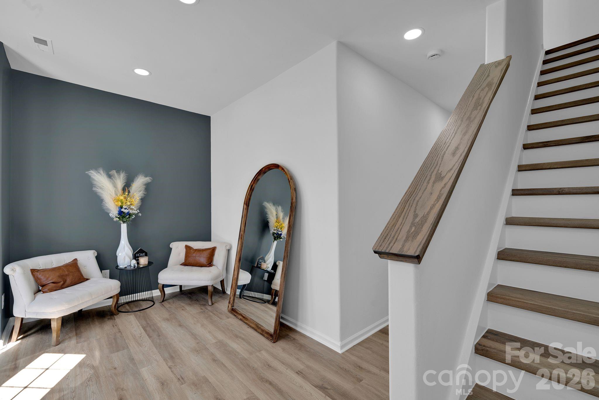 8131 Kings Creek Drive Property Photo 4