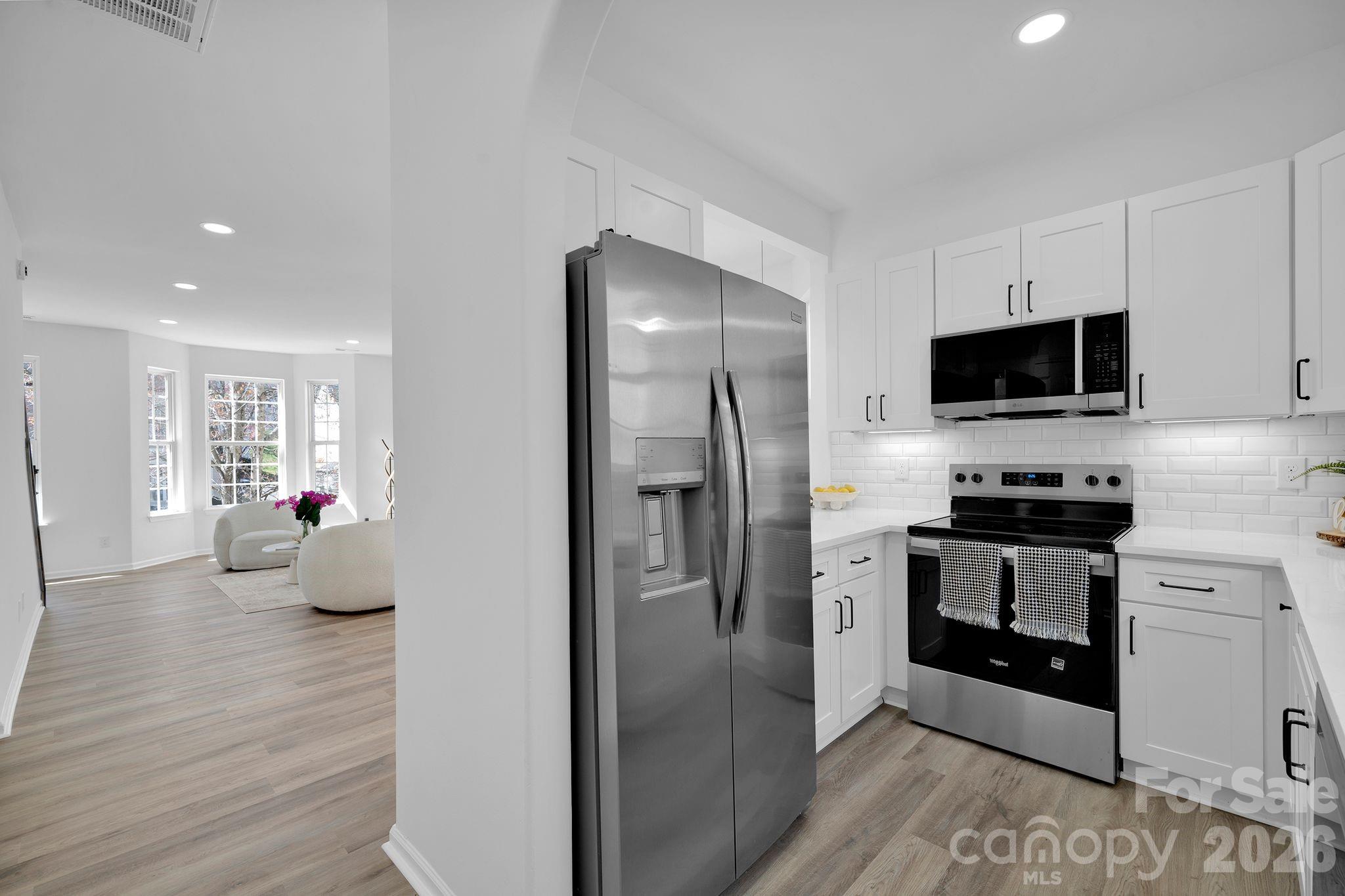 8131 Kings Creek Drive Property Photo 14