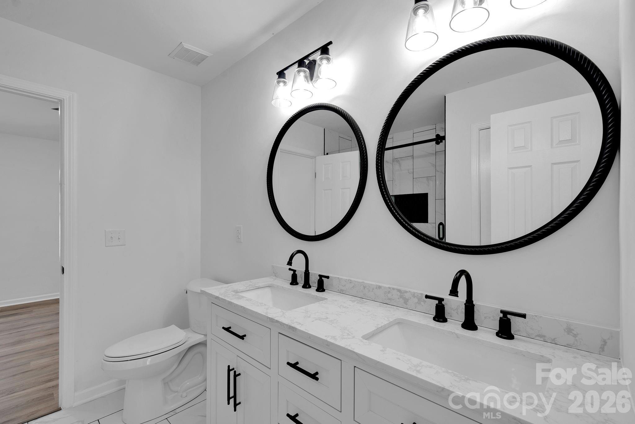 8131 Kings Creek Drive Property Photo 28