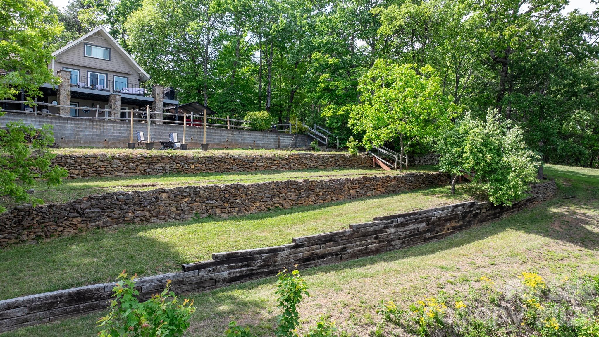 2184 Pine Mountain Drive Property Photo 4