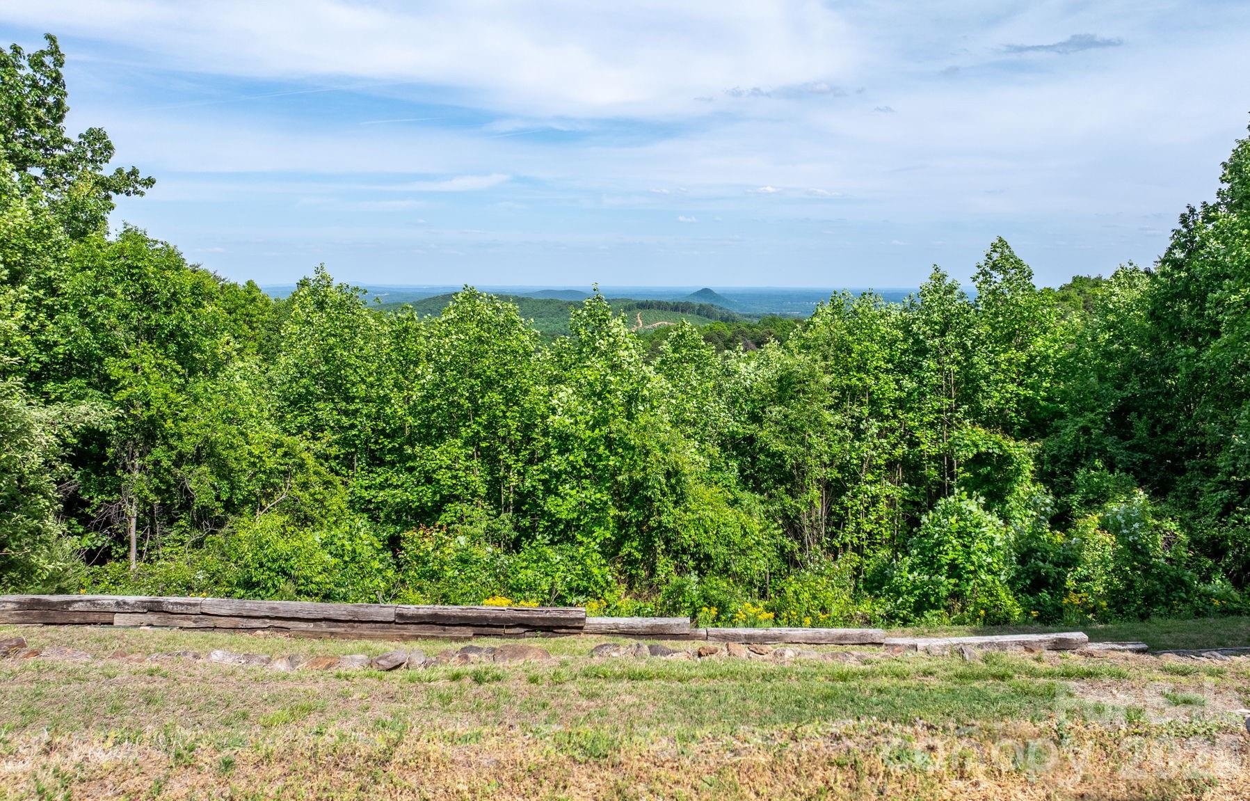 2184 Pine Mountain Drive Property Photo 5