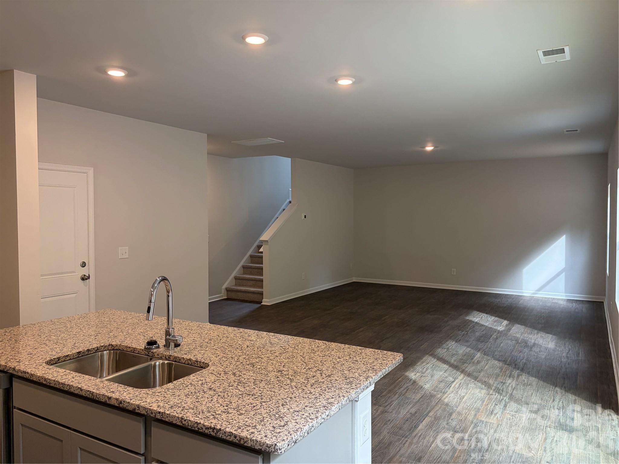 2710 Trawler Way Property Photo 3