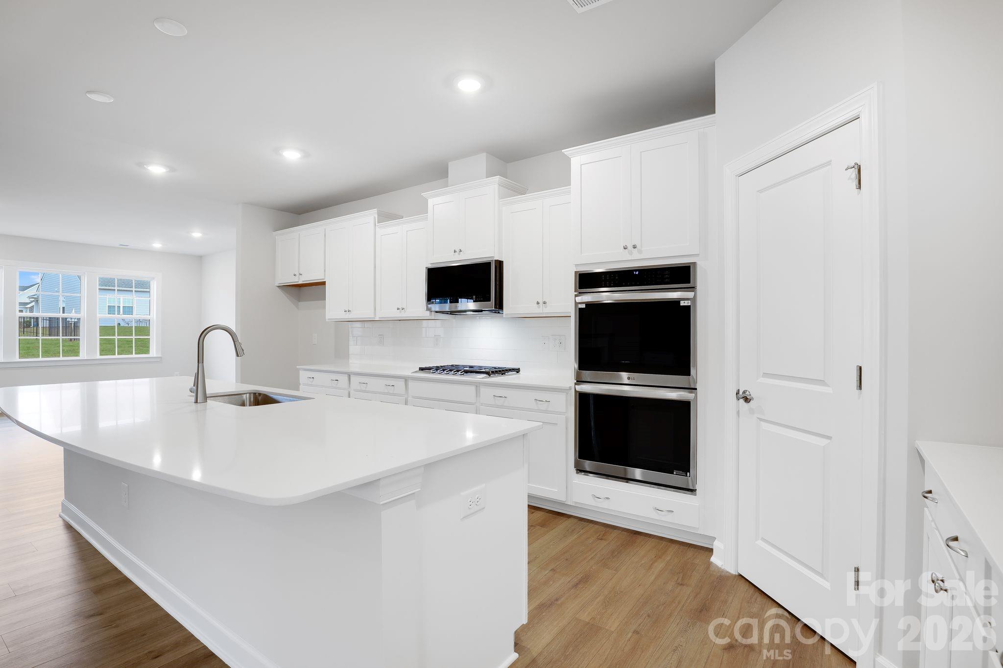 4284 Camden Glen Road 161 Property Photo 4