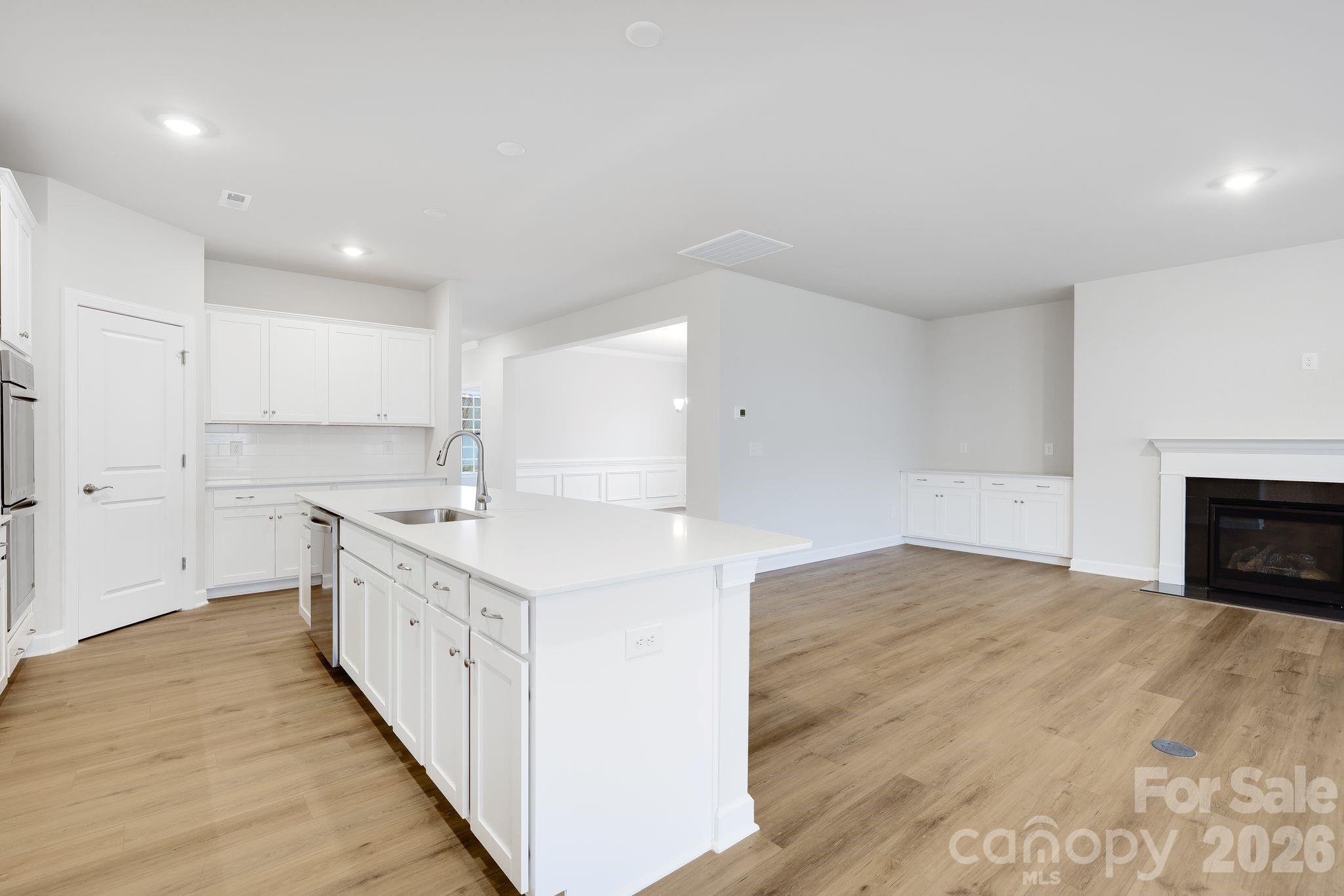 4284 Camden Glen Road 161 Property Photo 5