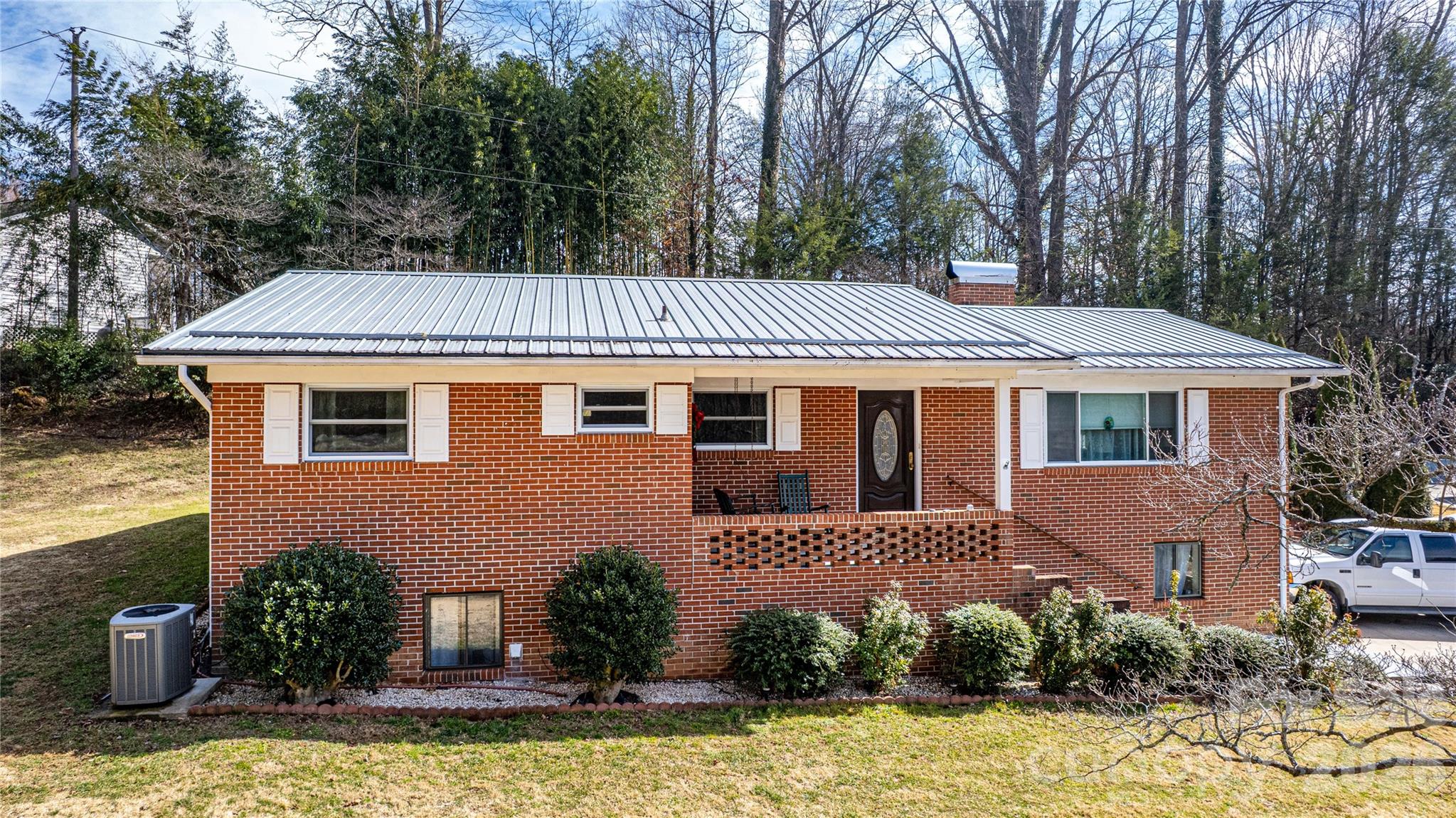 356 Pleasant Hill Drive Property Photo 1
