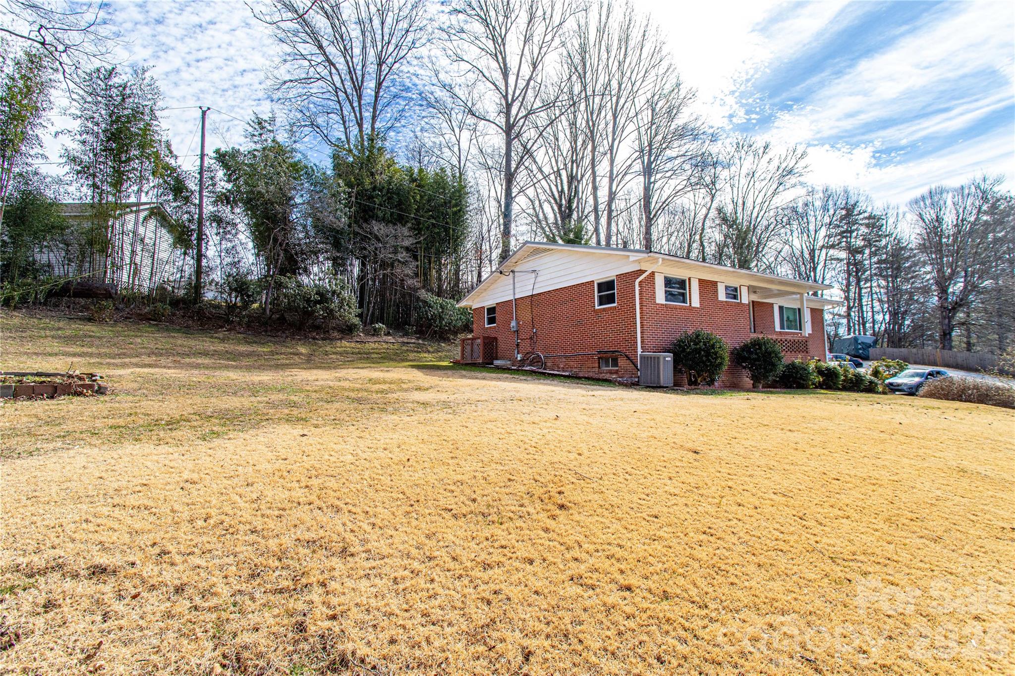 356 Pleasant Hill Drive Property Photo 3